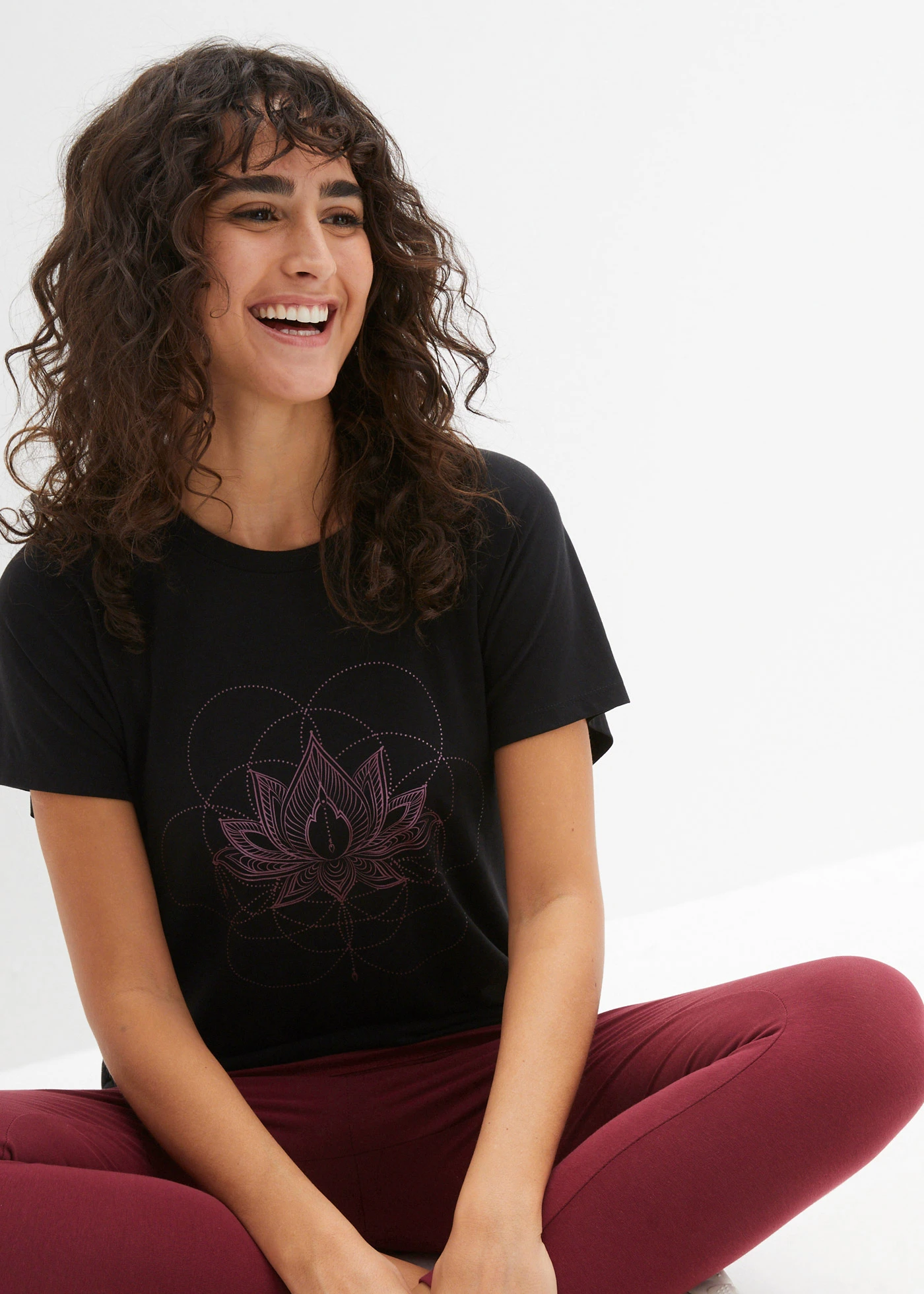 Wijd sportshirt met brede onderrand • zwart met print • bonprix online shop