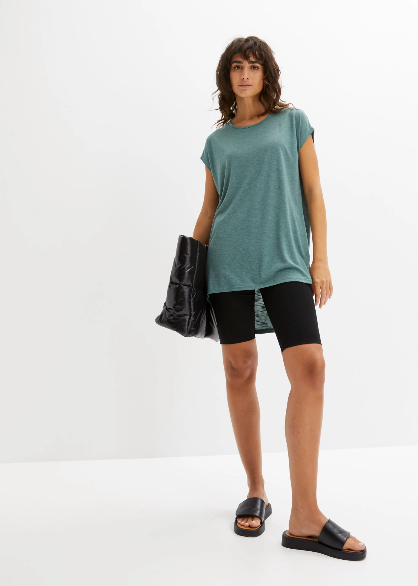 Hosszú póló viszkóz keverékből • szürkészöld • bonprix áruház