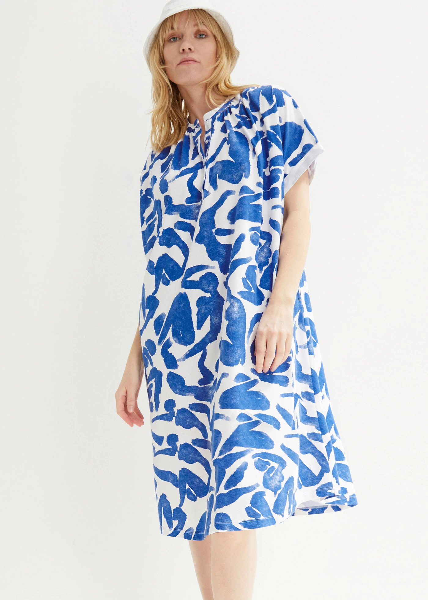 Žerzejové šaty • drahokamově modrá/bílá • bonprix obchod