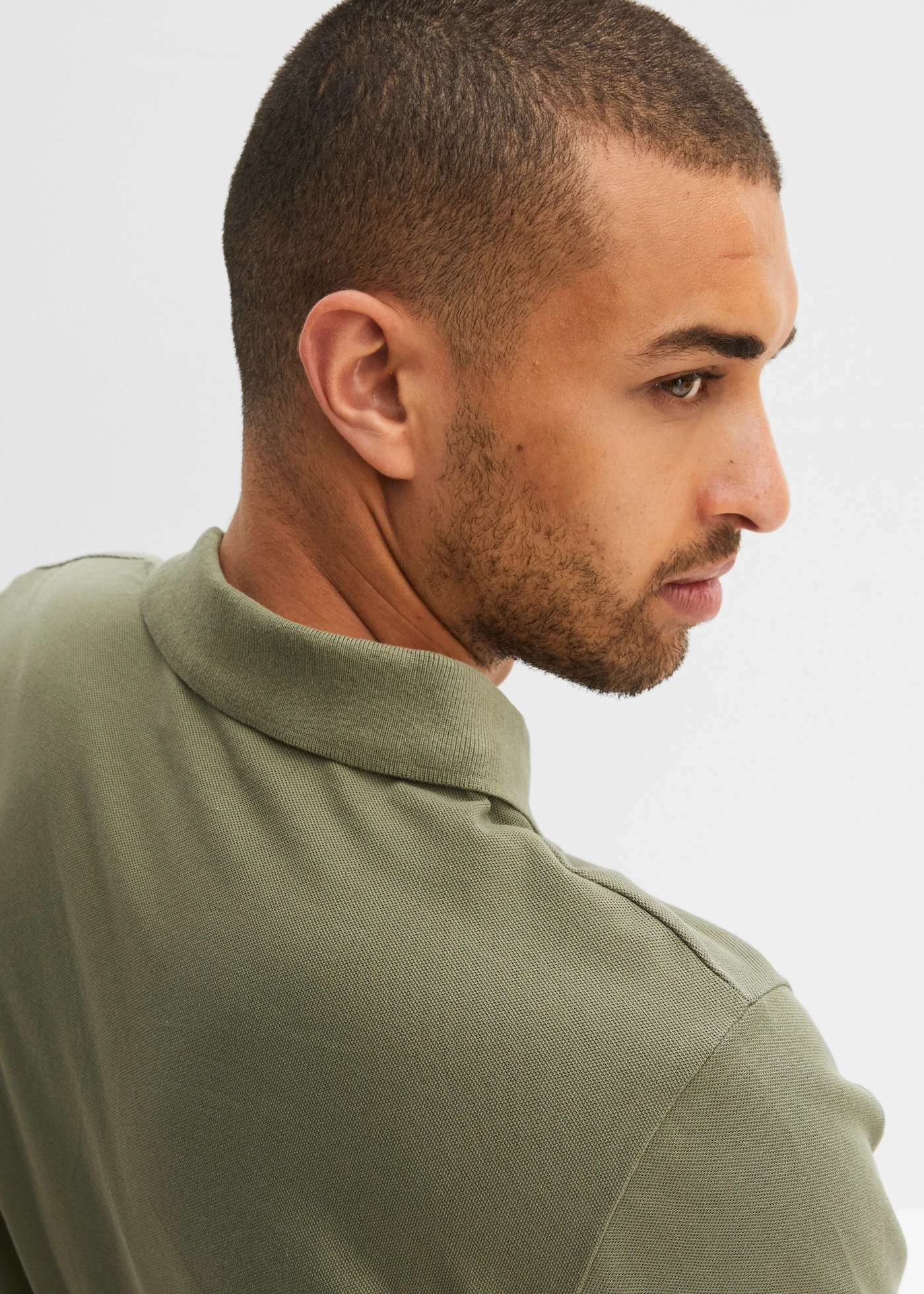 Poloshirt van piqué van puur biologisch katoen, korte mouw • olijfgroen • bonprix online shop