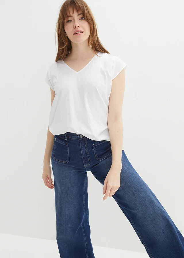 Blouse met V-hals en korte mouwen • wit • product-page.page-title-suffix