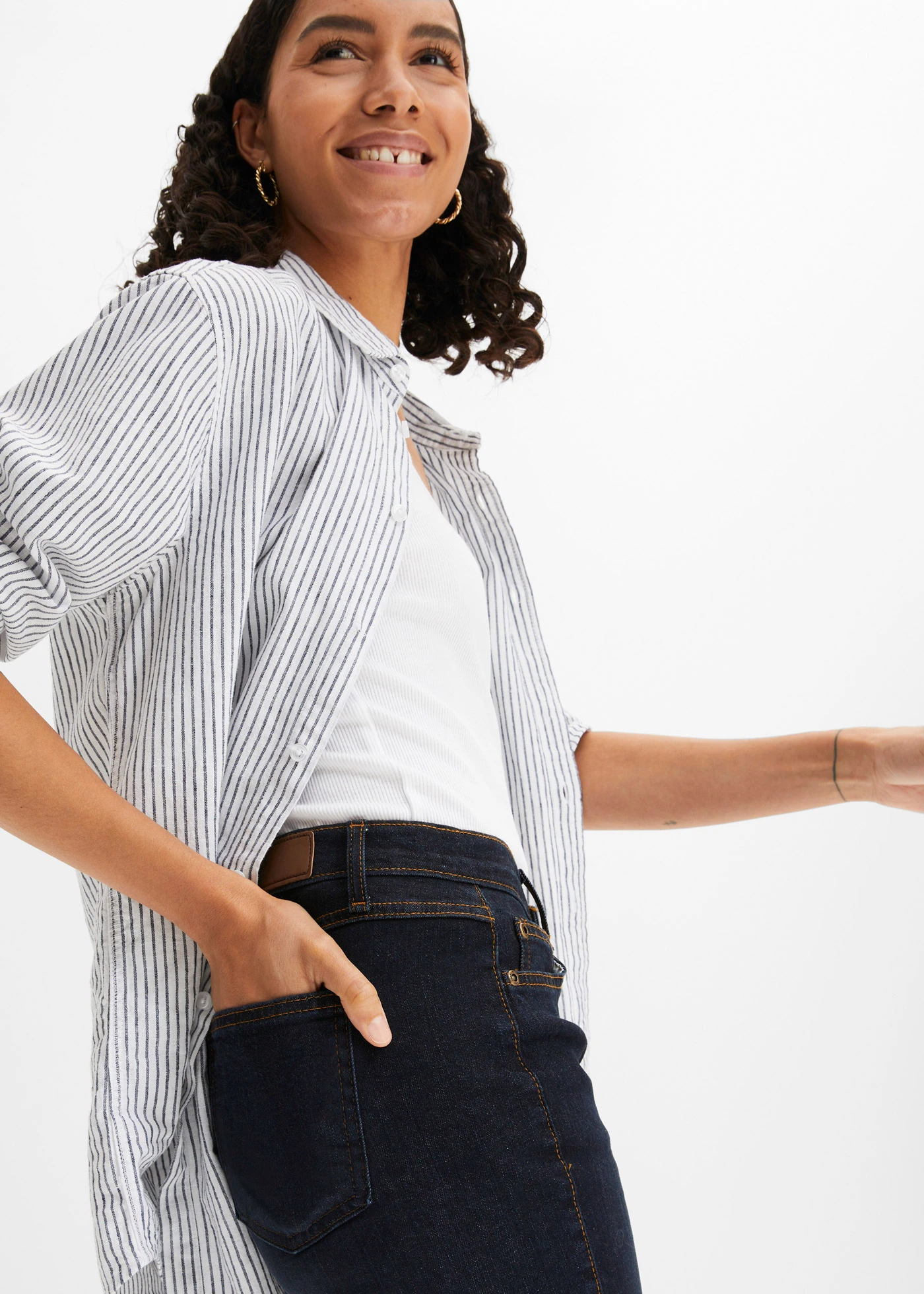 Jeansy ze stretchem, straight, mid waist • granatowy used • sklep bonprix