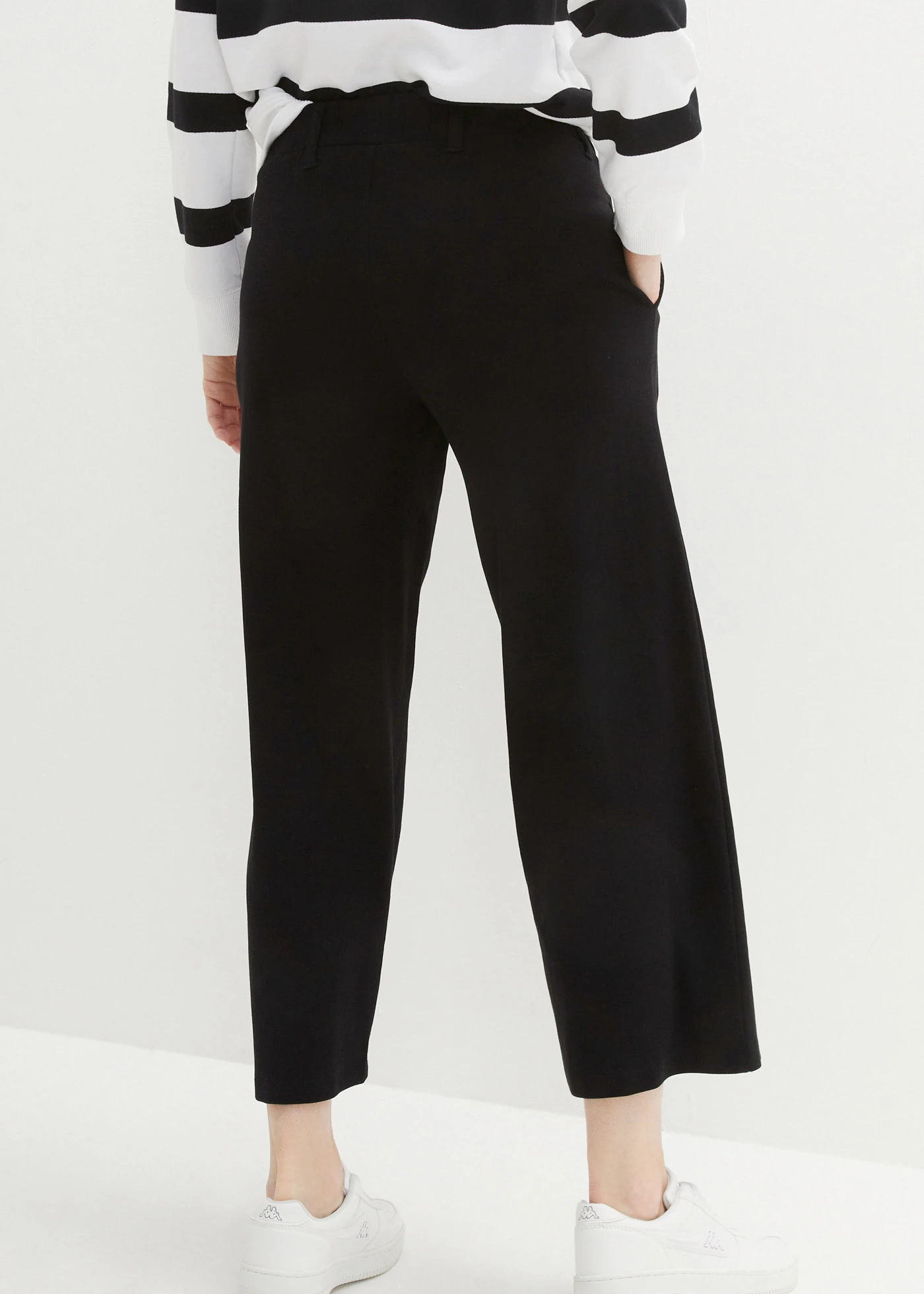 Jupe-culotte à poches et taille élastiquée • noir • Boutique bonprix