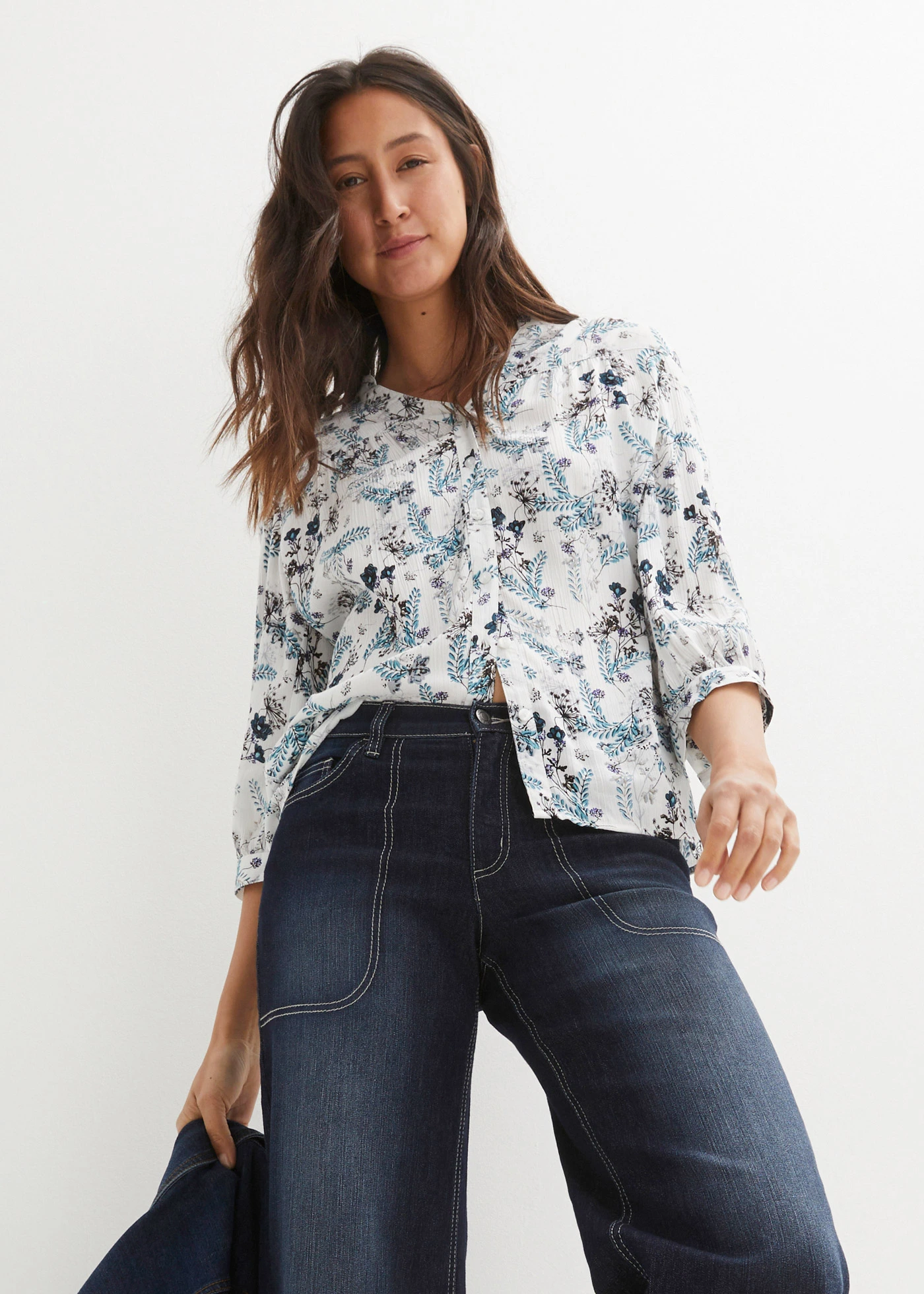 Blouse fluide en crépon de viscose • écru floral • Boutique bonprix