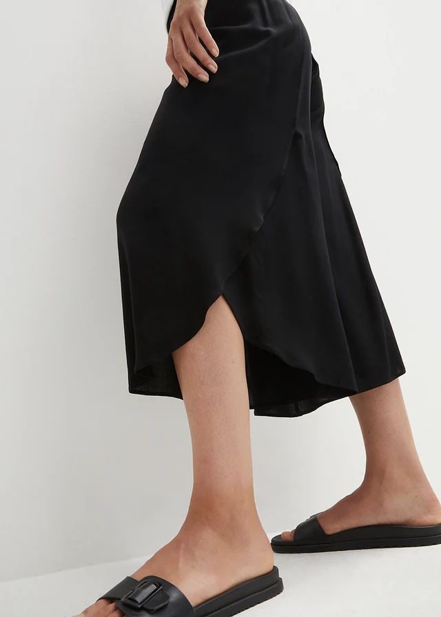 Cropped culotte van zachte viscose • zwart • product-page.page-title-suffix