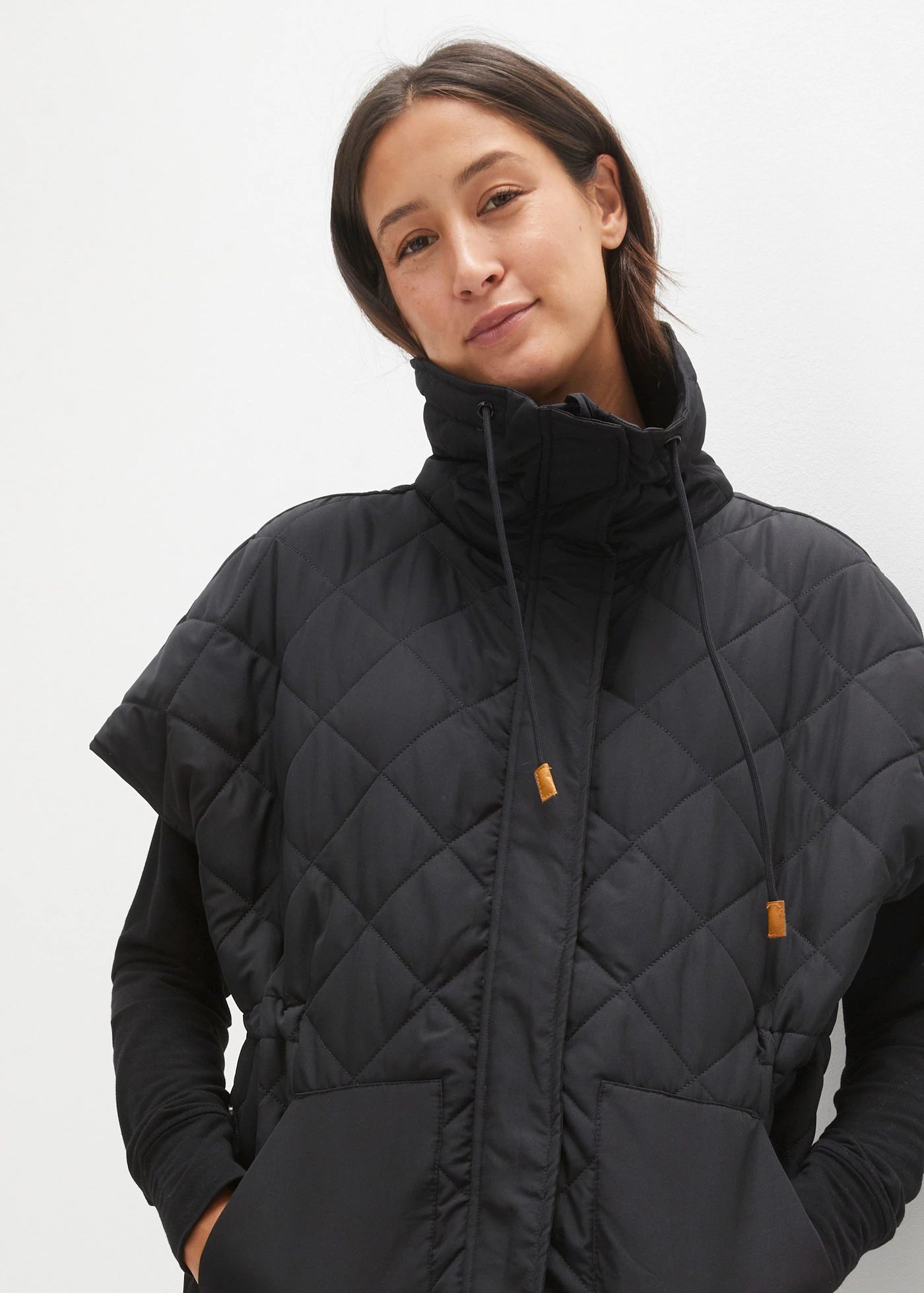 Veste sans manches matelassée oversize, déperlant • noir • Boutique bonprix