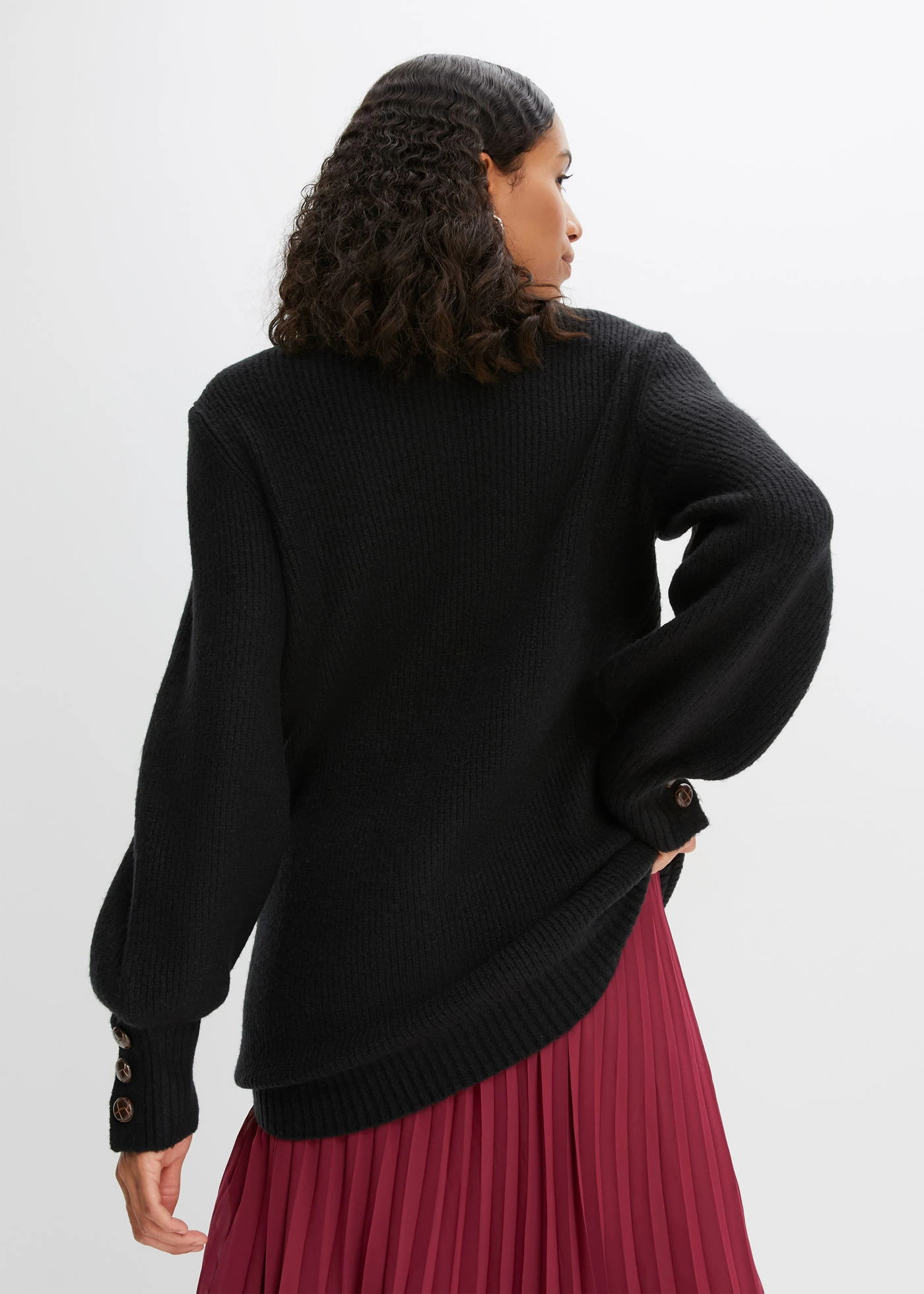 Pull long à boutons • noir • Boutique bonprix