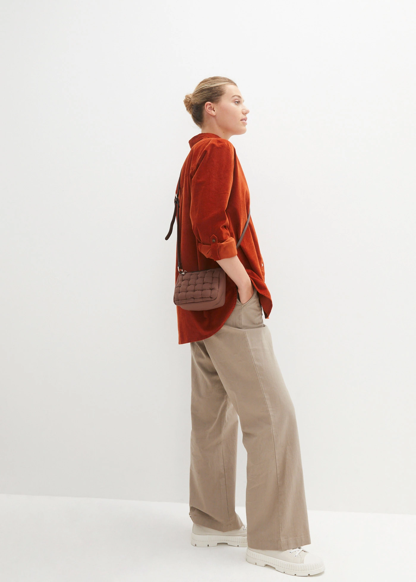 Manšestrová košile s postranními rozparky • rezavě hnědá • bonprix obchod