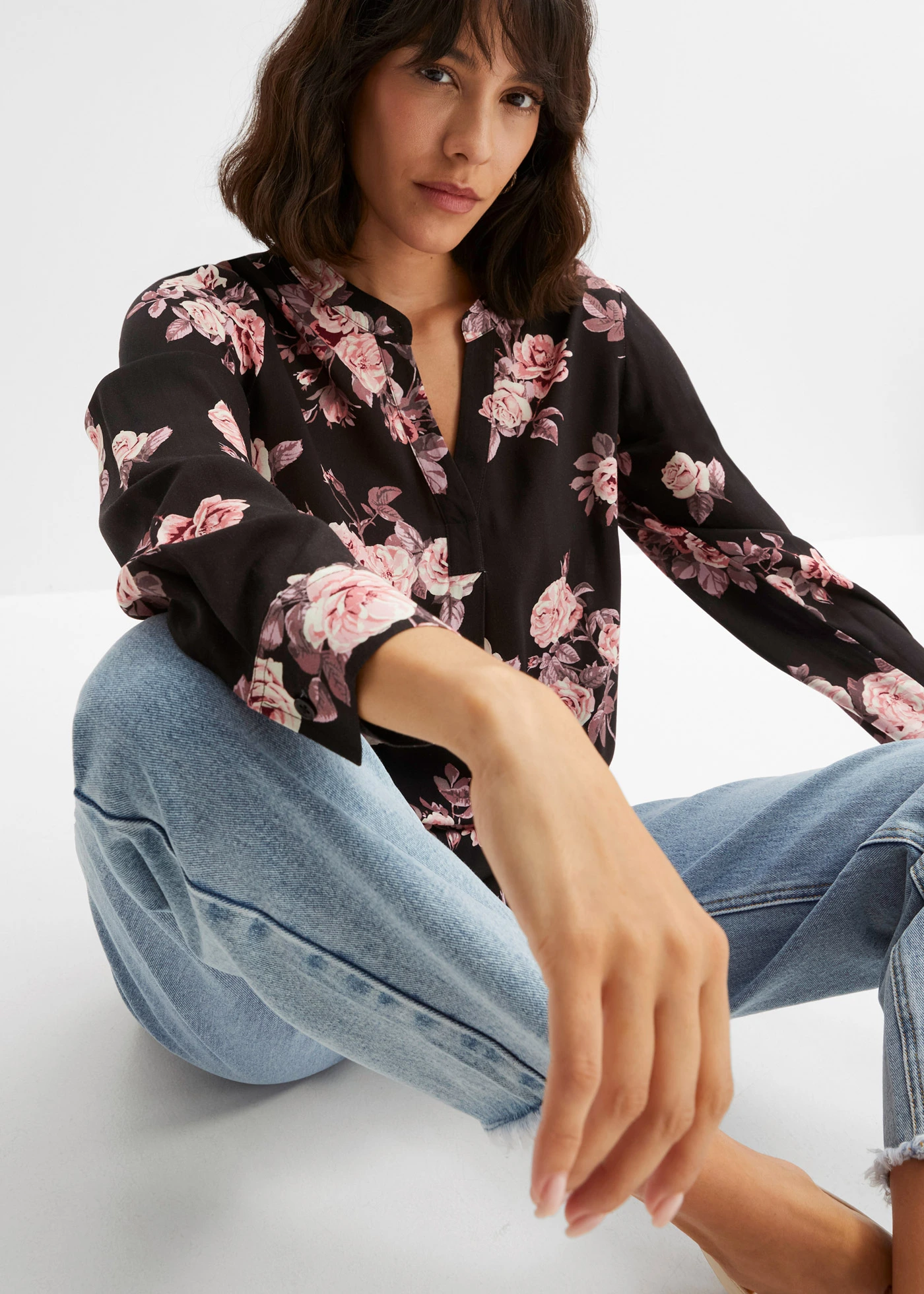 Tunică-bluză • negru-roz deschis floral • magazin bonprix