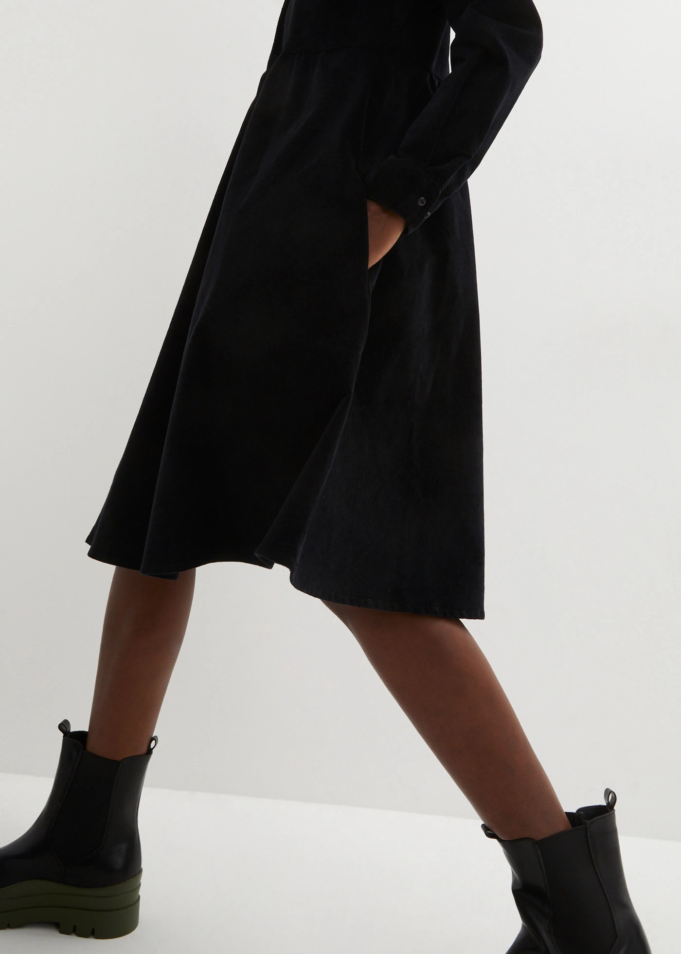 Šaty z bavlněného manšestru • černá • bonprix obchod