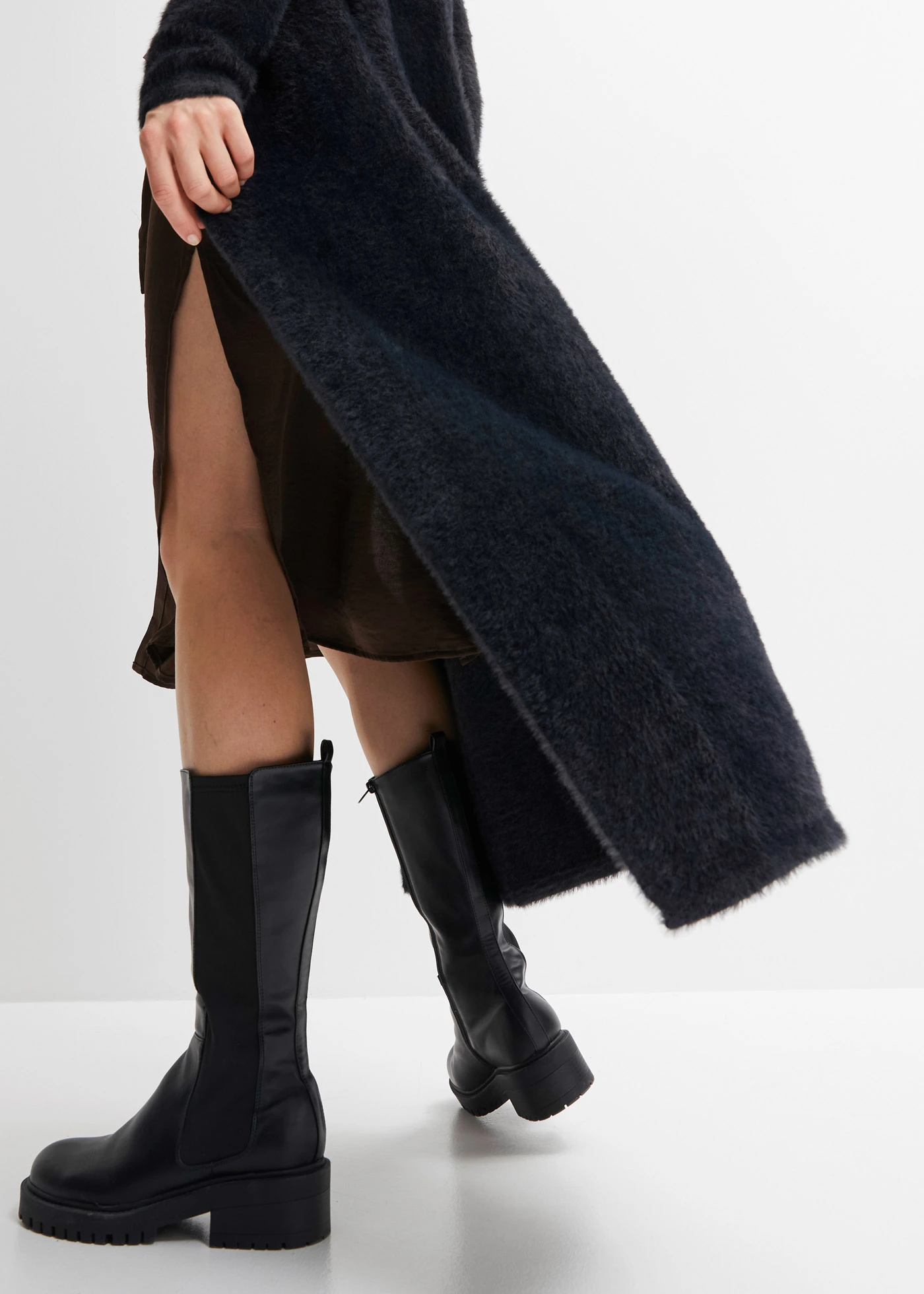 Pletený kabát z měkké peříčkové příze • černá • bonprix obchod