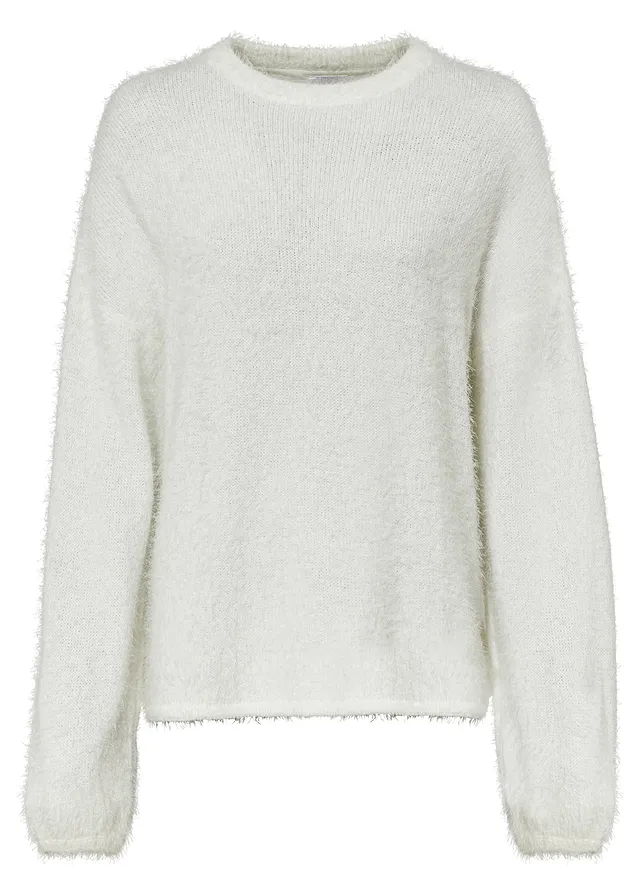 Pulover din fire moi și pufoase