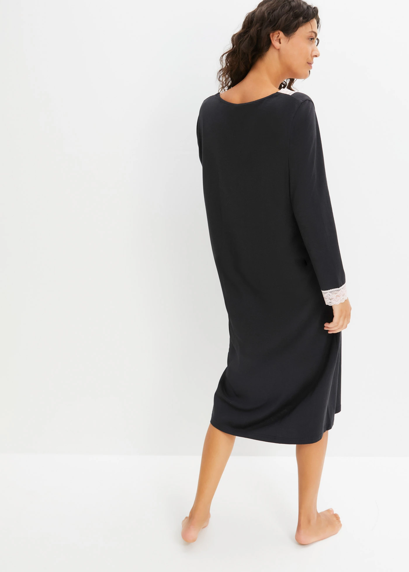 Nachthemd in een zachte viscosemix • zwart • bonprix online shop