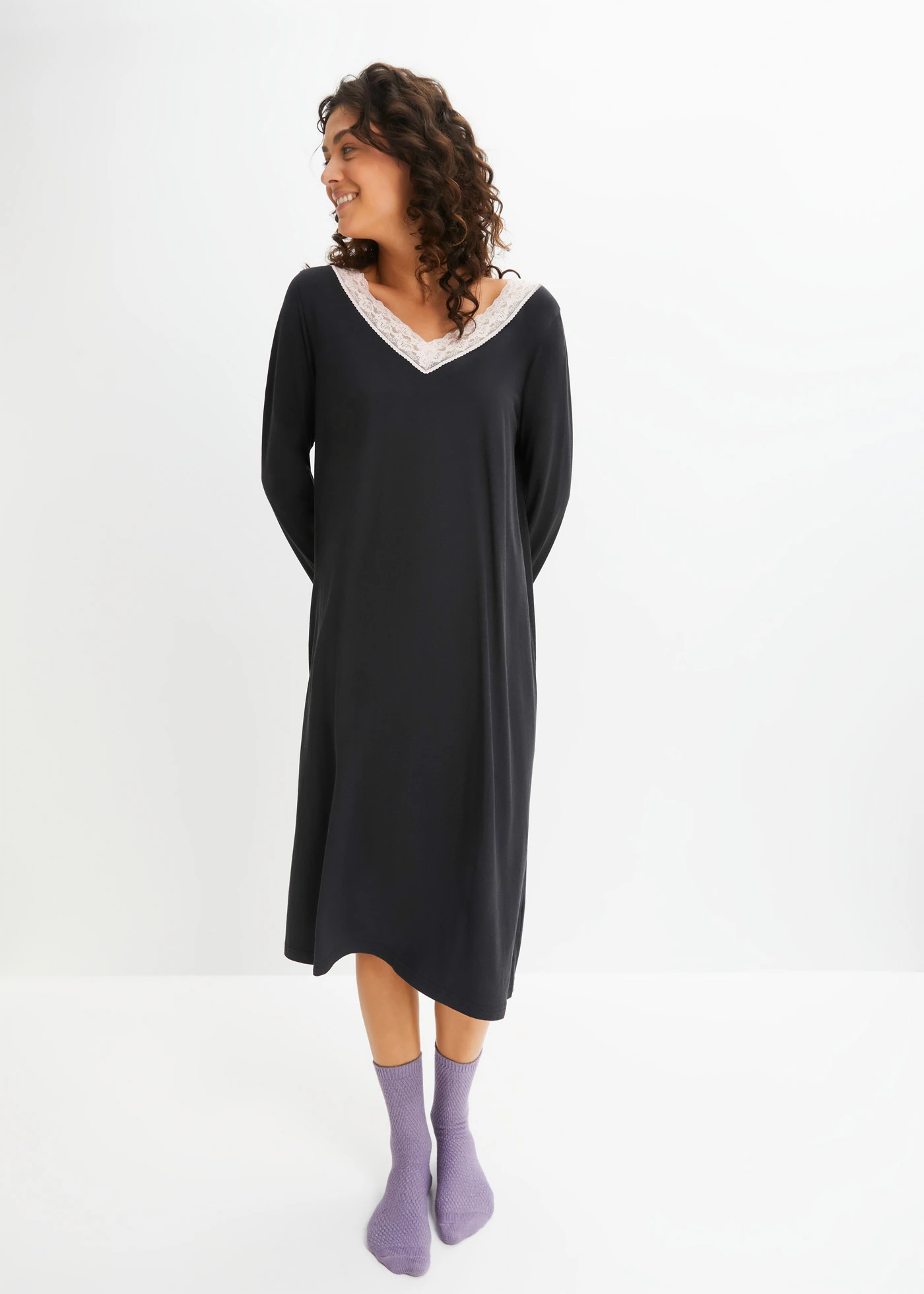 Nachthemd in een zachte viscosemix • zwart • bonprix online shop