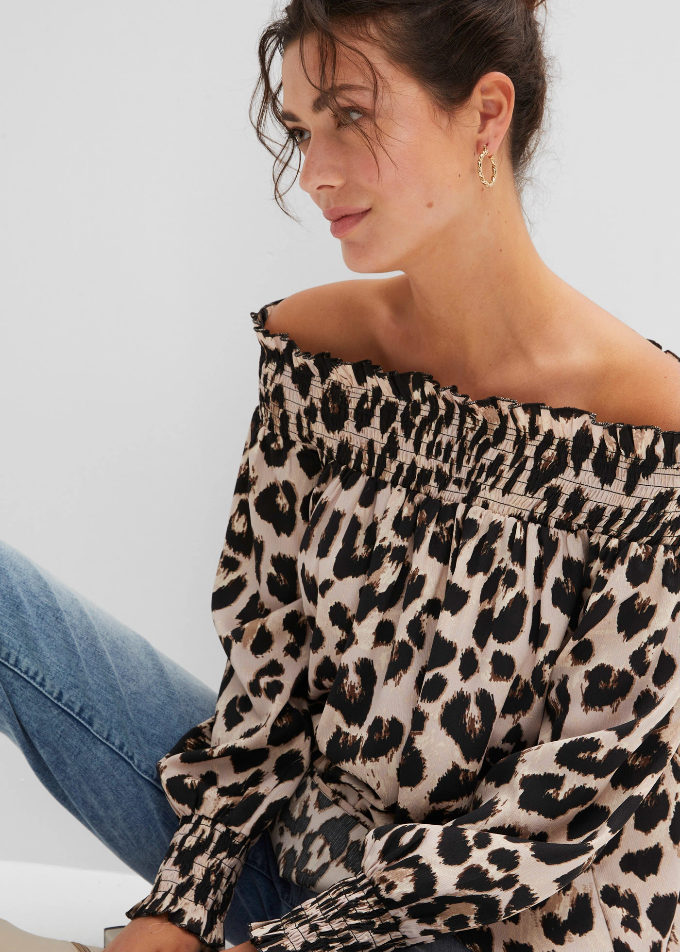 Halenka s prodlouženým zadním lemem • křídově béžovo-hnědá s leopardím potiskem • bonprix obchod