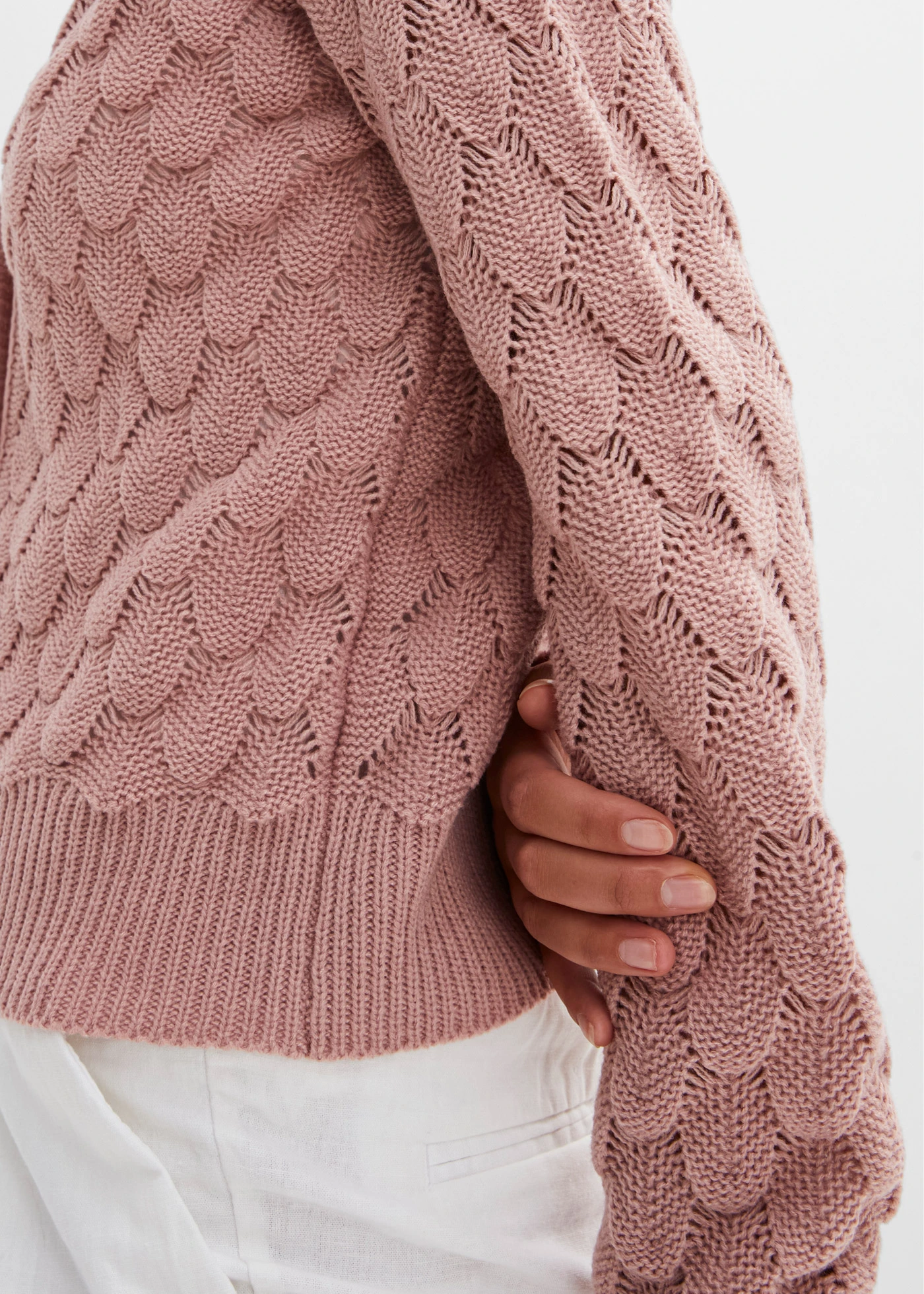 Gilet en maille ajourée • bois de rose • Boutique bonprix