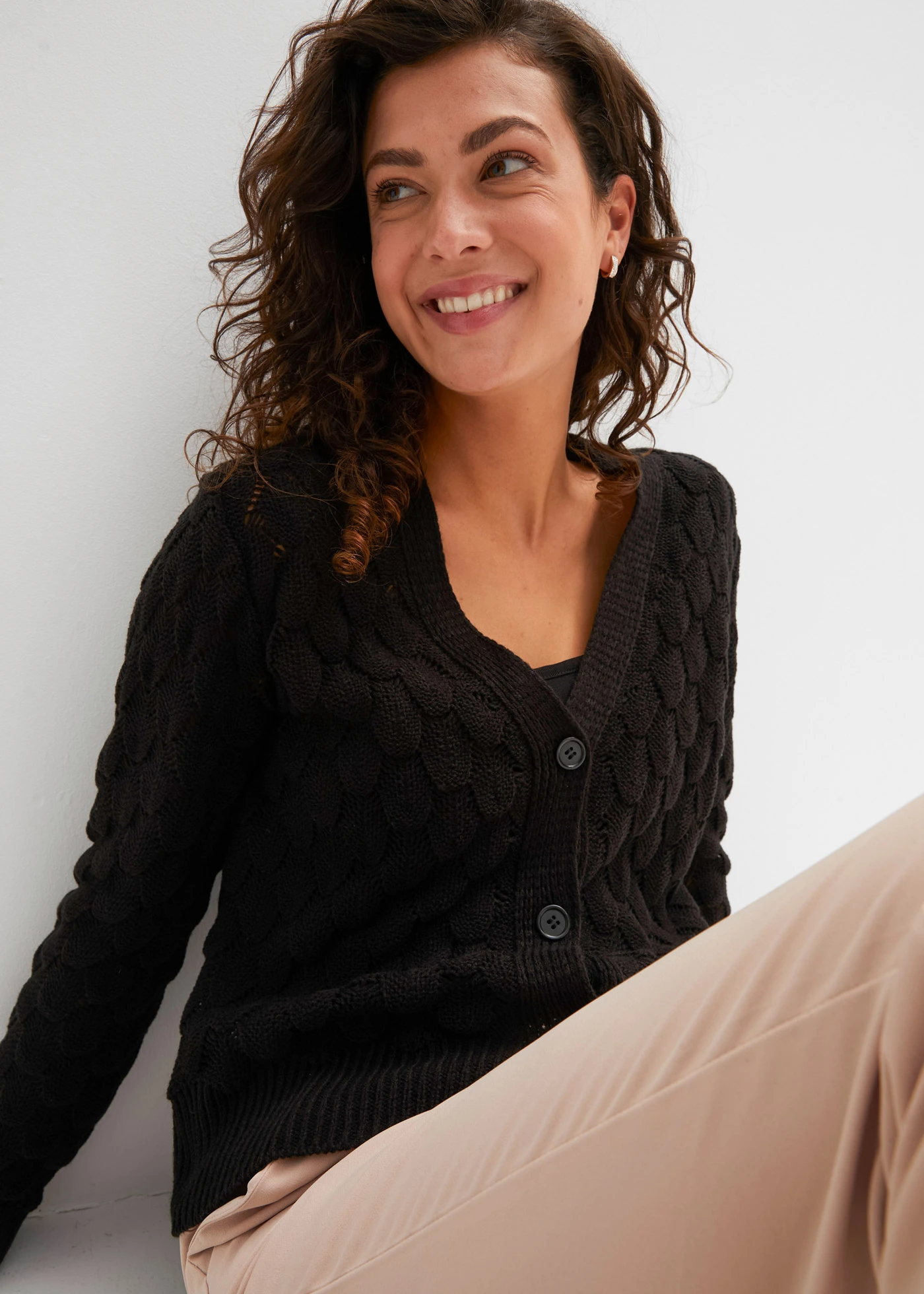 Kardigan ażurowy • czarny • sklep bonprix