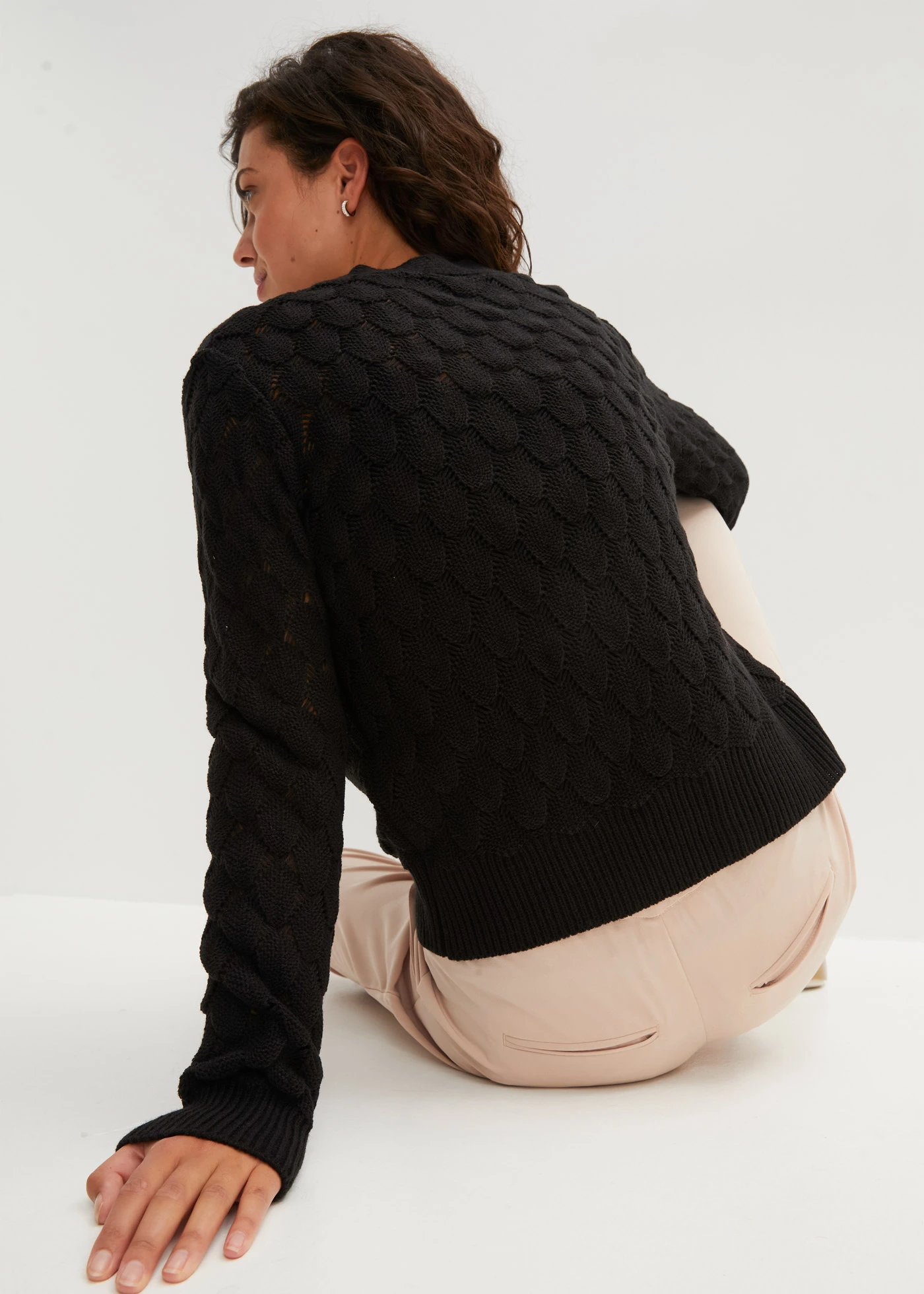 Gilet en maille ajourée • noir • Boutique bonprix