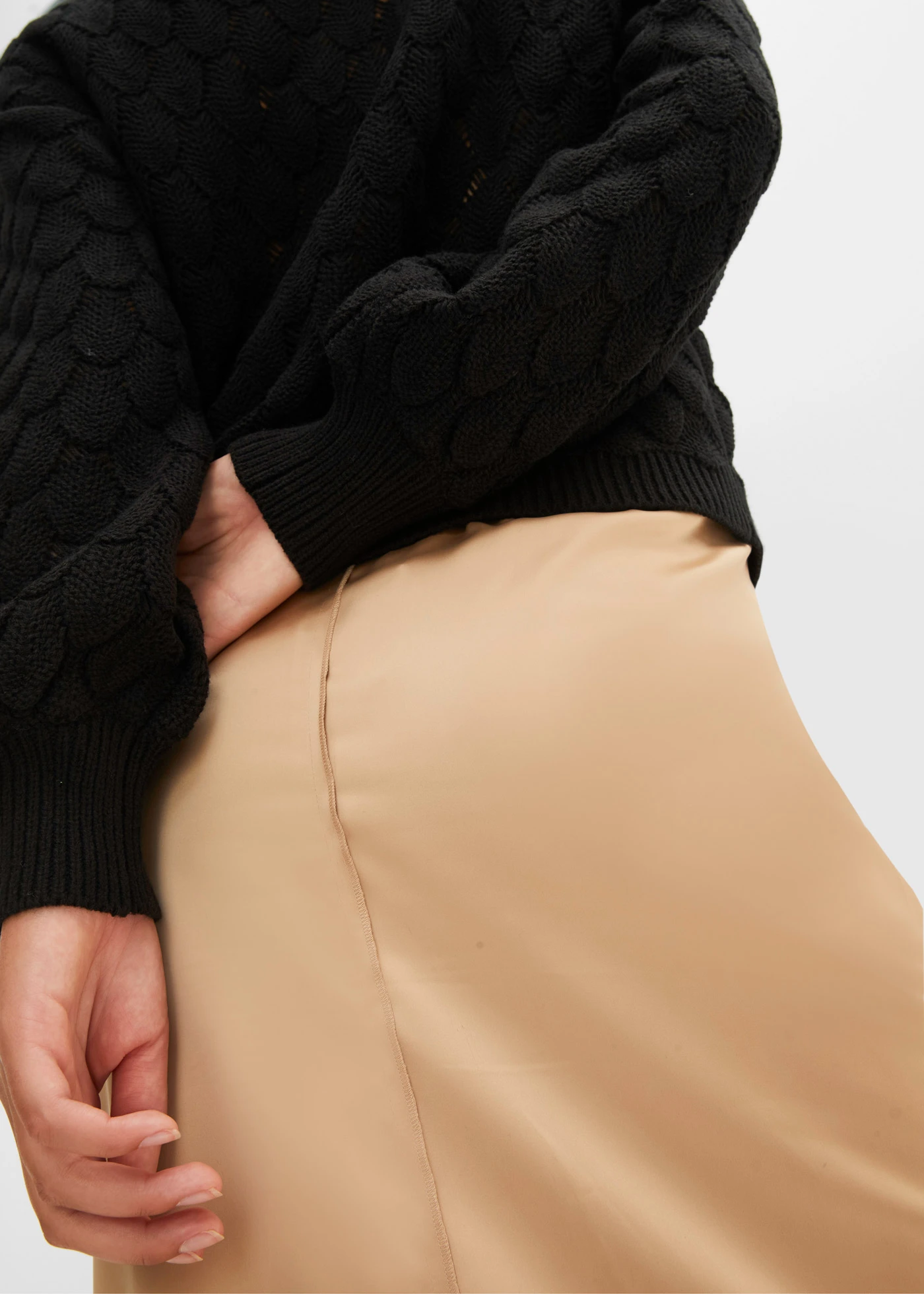 Pull en maille ajourée • noir • Boutique bonprix