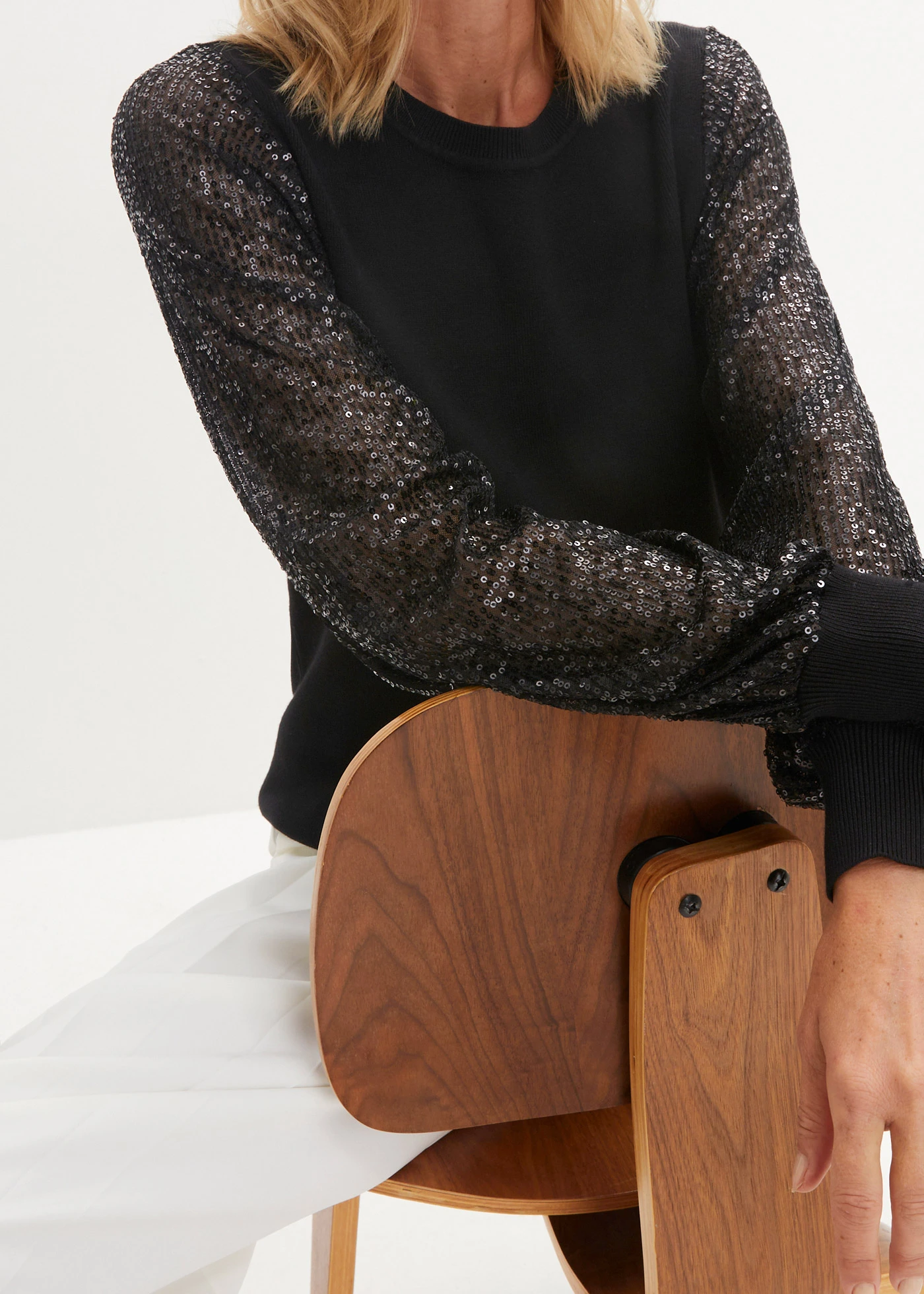 Pull fluide en maille fine • noir • Boutique bonprix