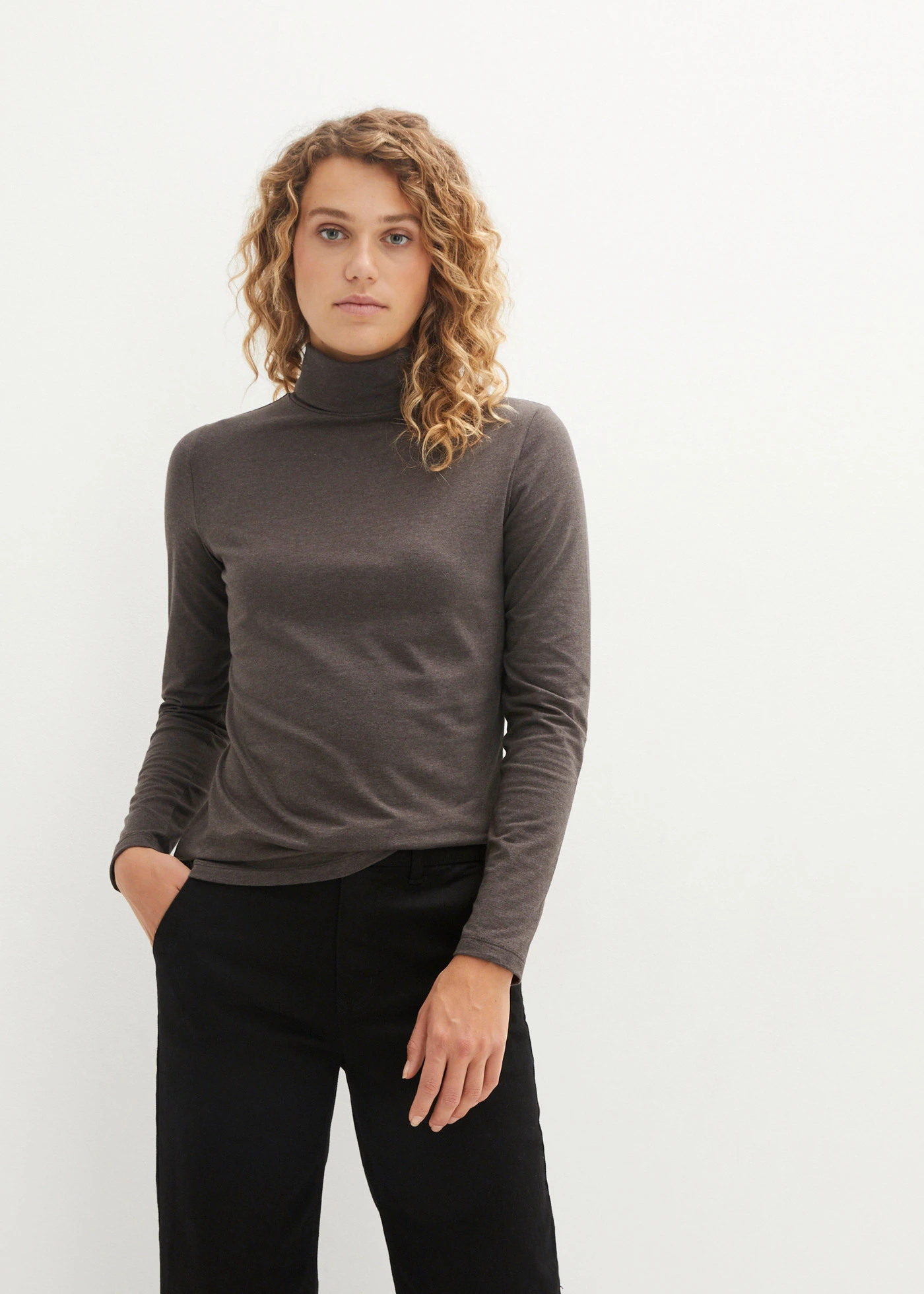 Lot de 2 T-shirts col roulé • noir+anthracite chiné • Boutique bonprix