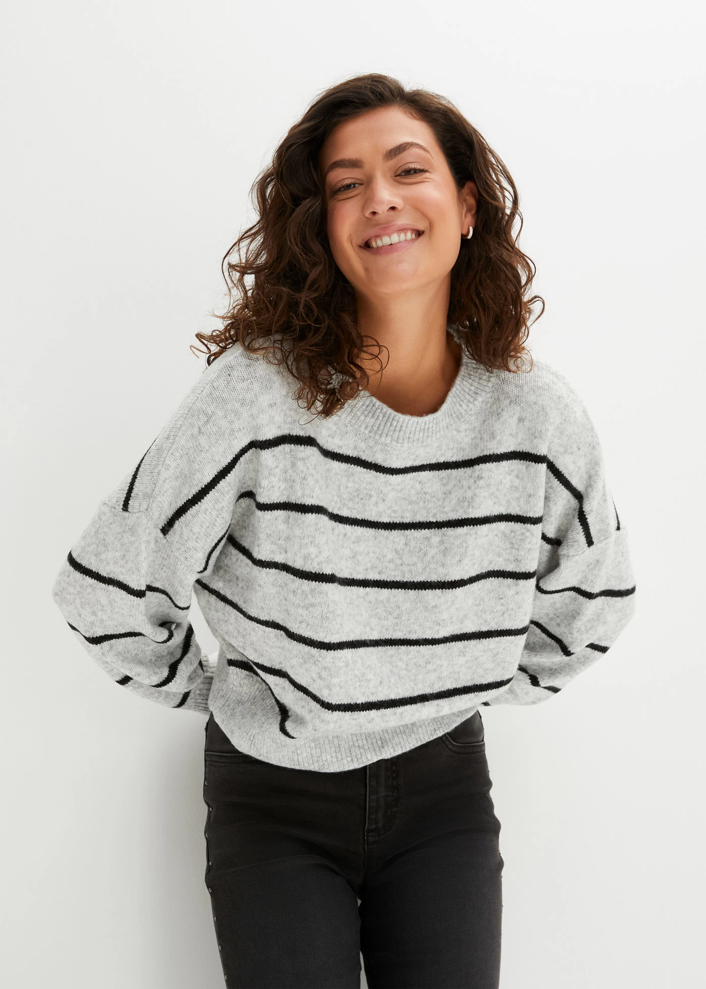 Pulover cu dungi, Oversized Fit • gri deschis melanj/negru cu dungi • magazin bonprix