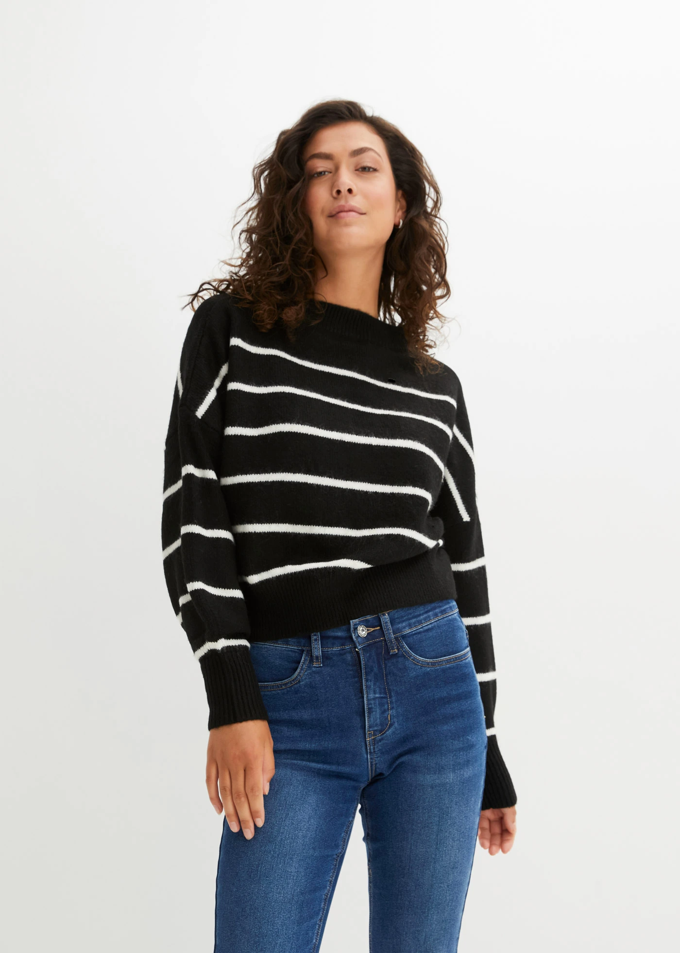Pulover cu dungi, Oversized Fit • negru-ecru cu dungi • magazin bonprix