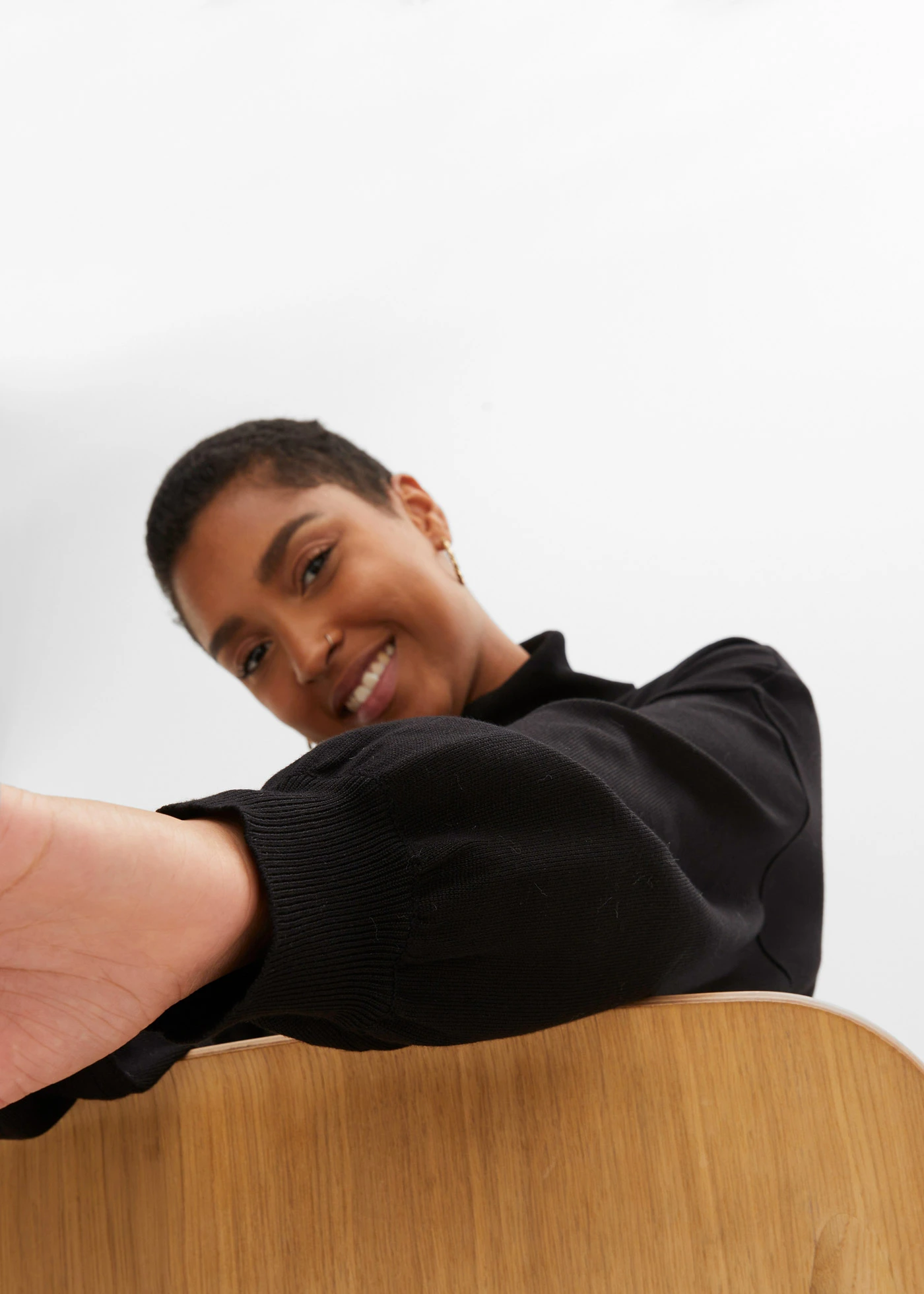 Rolákový svetr ze směsi s viskózou • černá • bonprix obchod