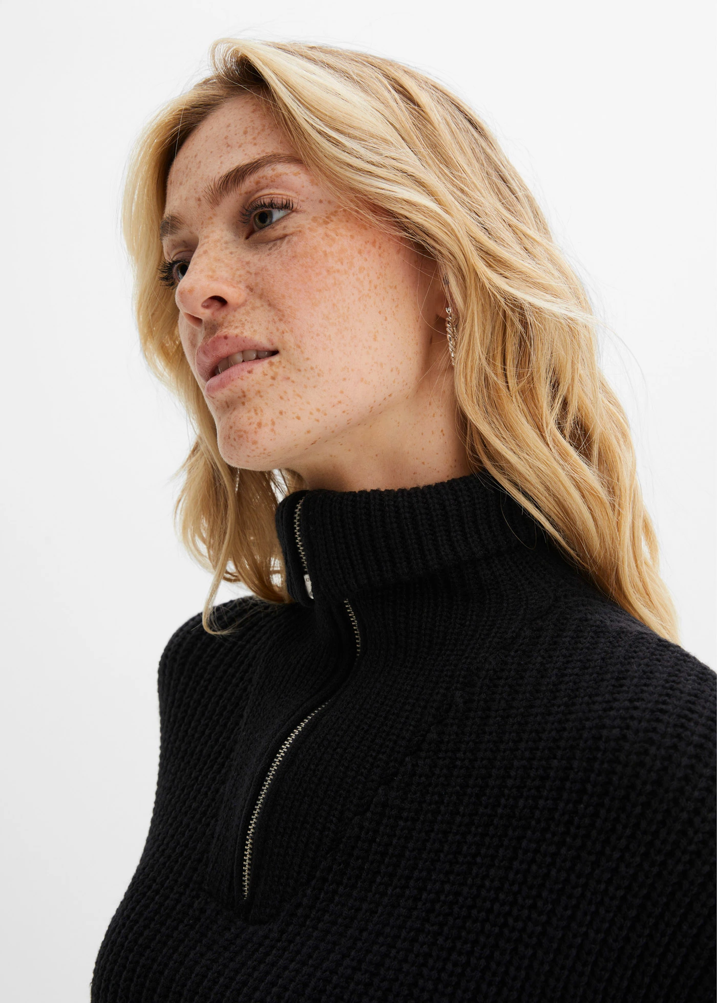 Pletené šaty s recyklovaným polyakrylem • černá • bonprix obchod