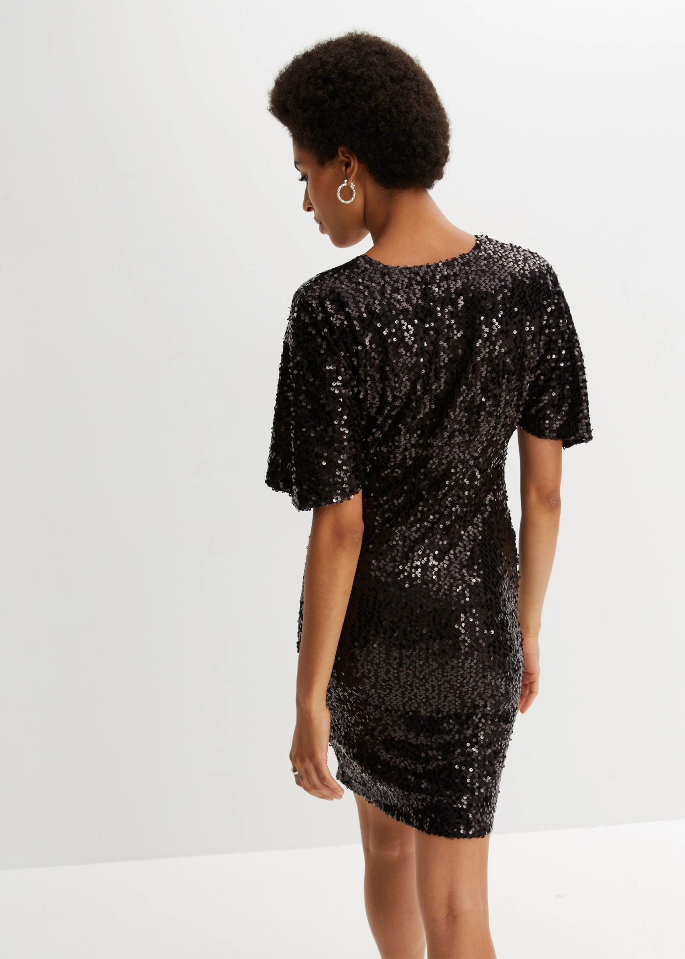 Robe à sequins et décolleté plongeant • noir • Boutique bonprix