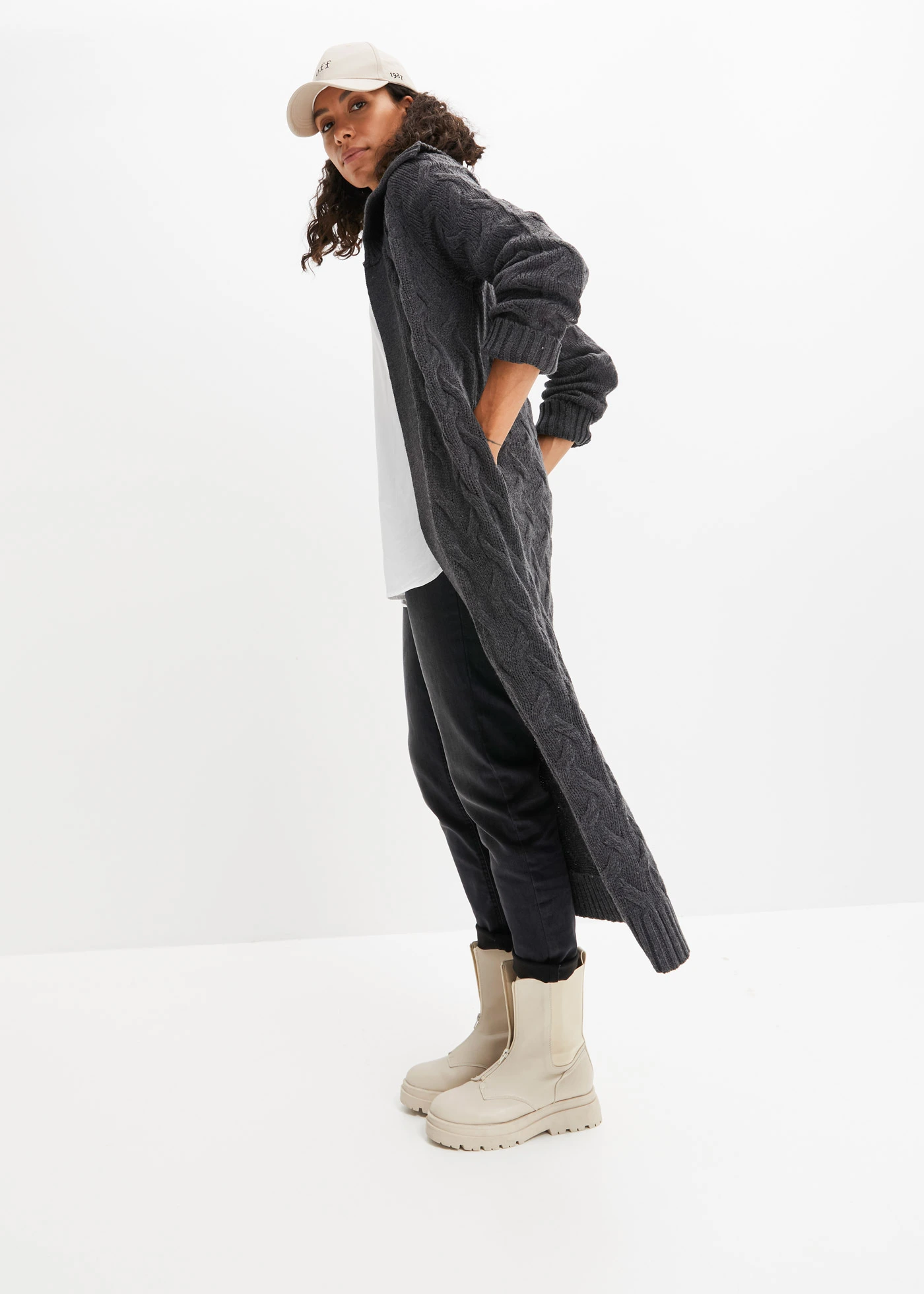 Gilet long en maille torsadée • anthracite chiné • Boutique bonprix