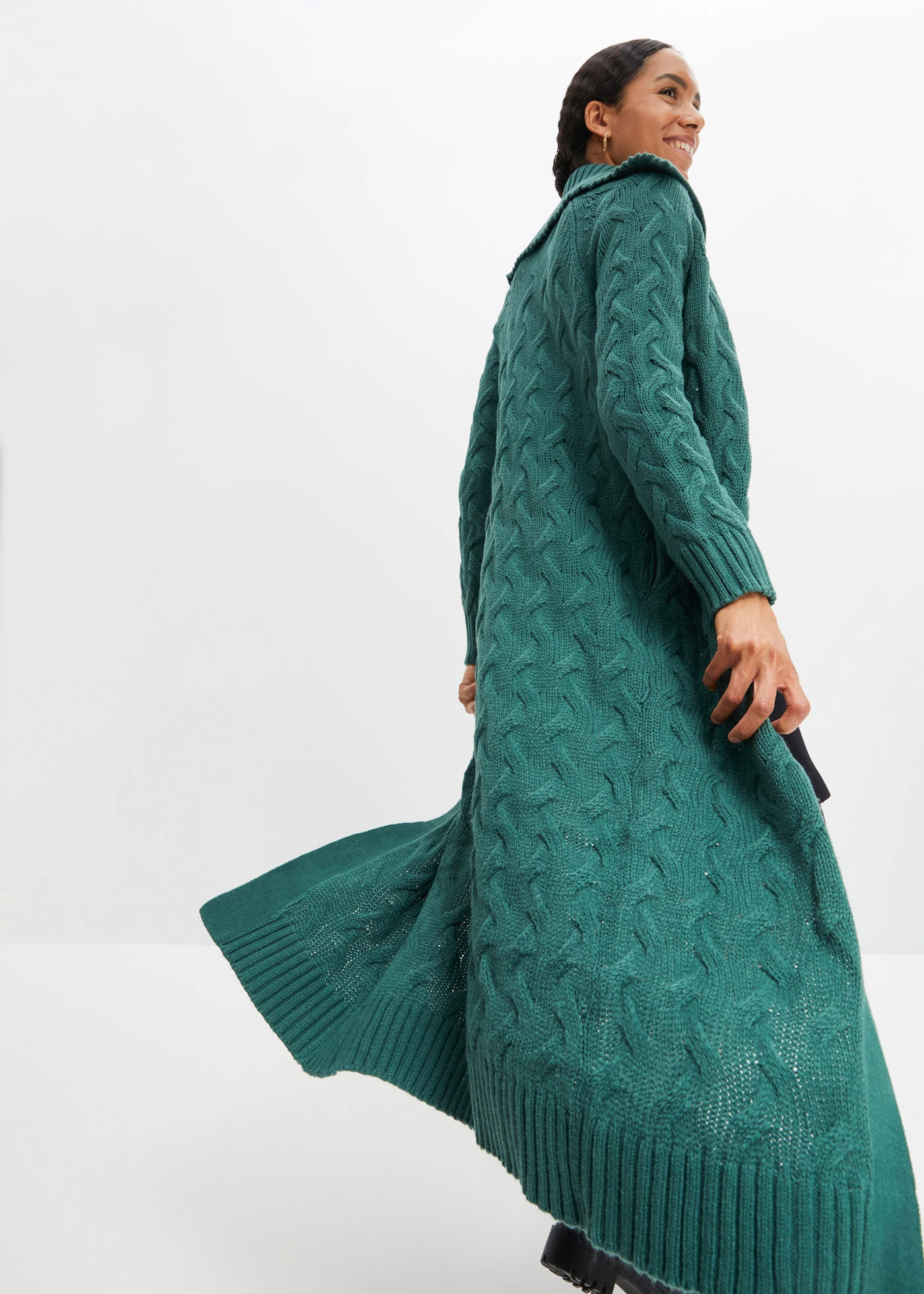 Gilet long en maille torsadée • vert mat • Boutique bonprix