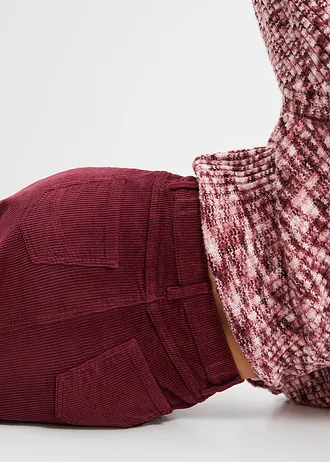 Strečová manšestrová sukně s knoflíkovou légou • javorově červená • bonprix obchod