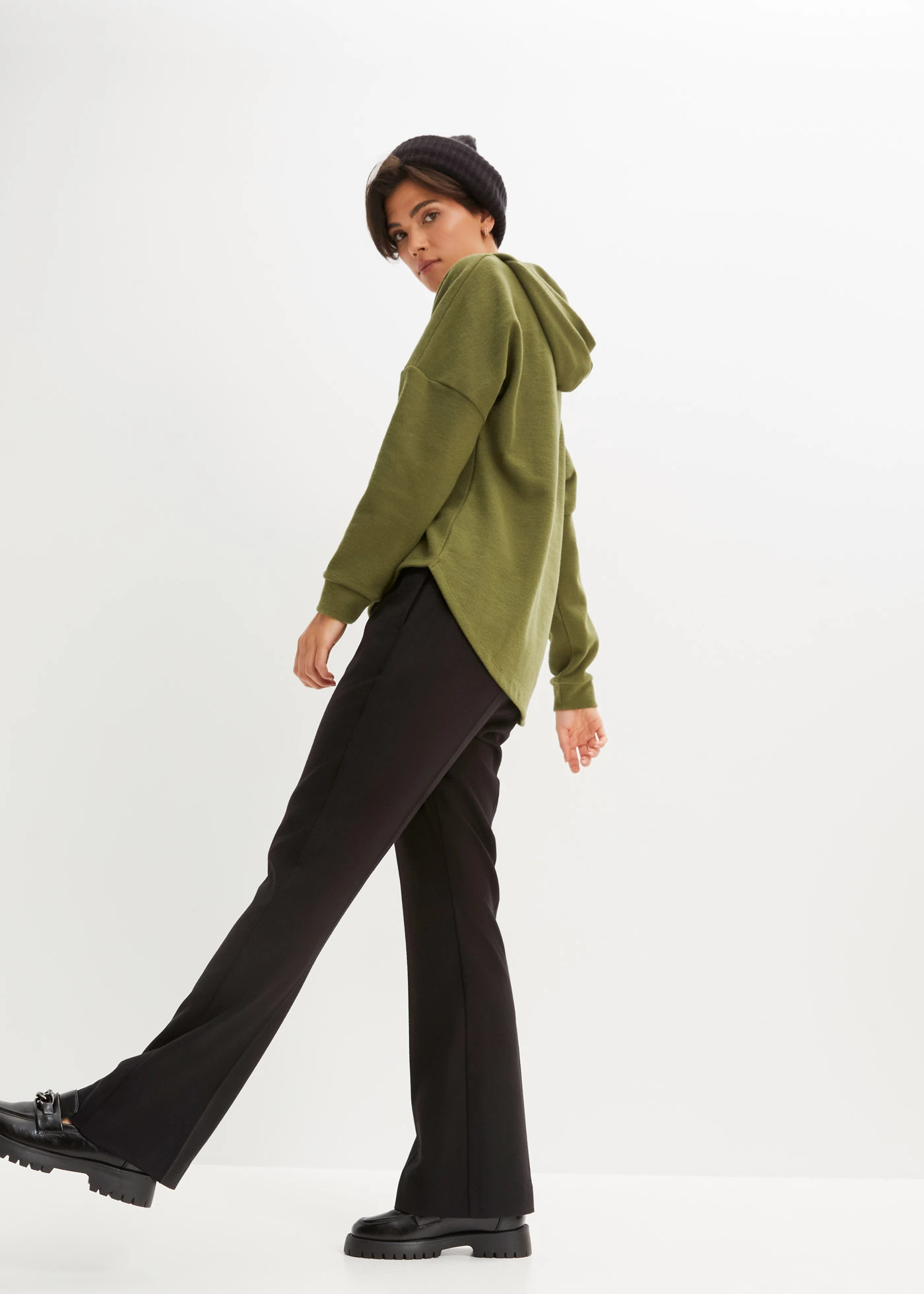 Mikina s kapucí, střih Regular Fit • tmavě khaki • bonprix obchod