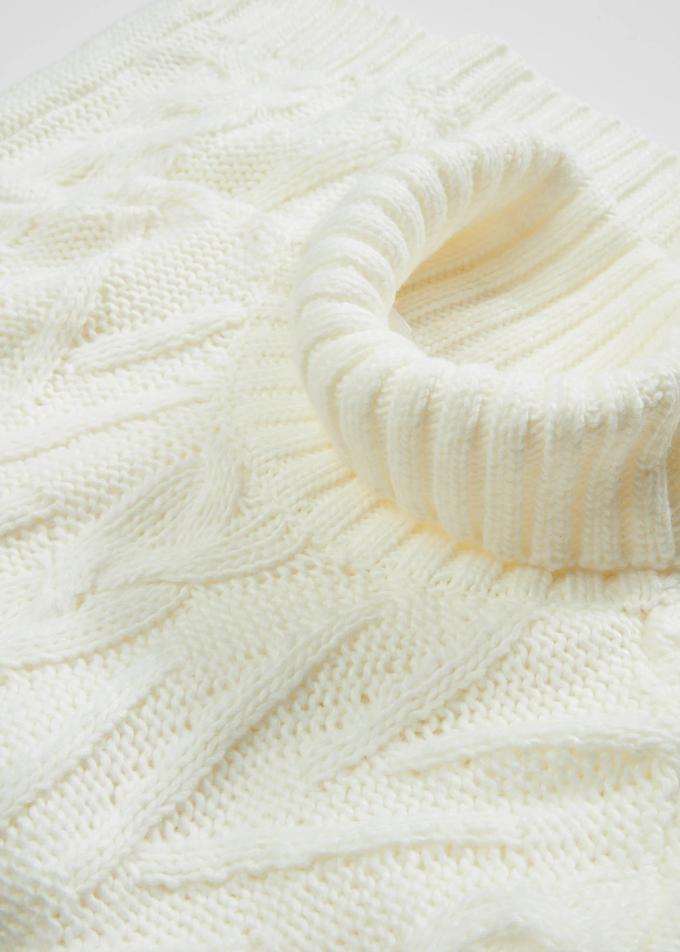 Coltrui met kabelpatroon • wolwit • bonprix online shop