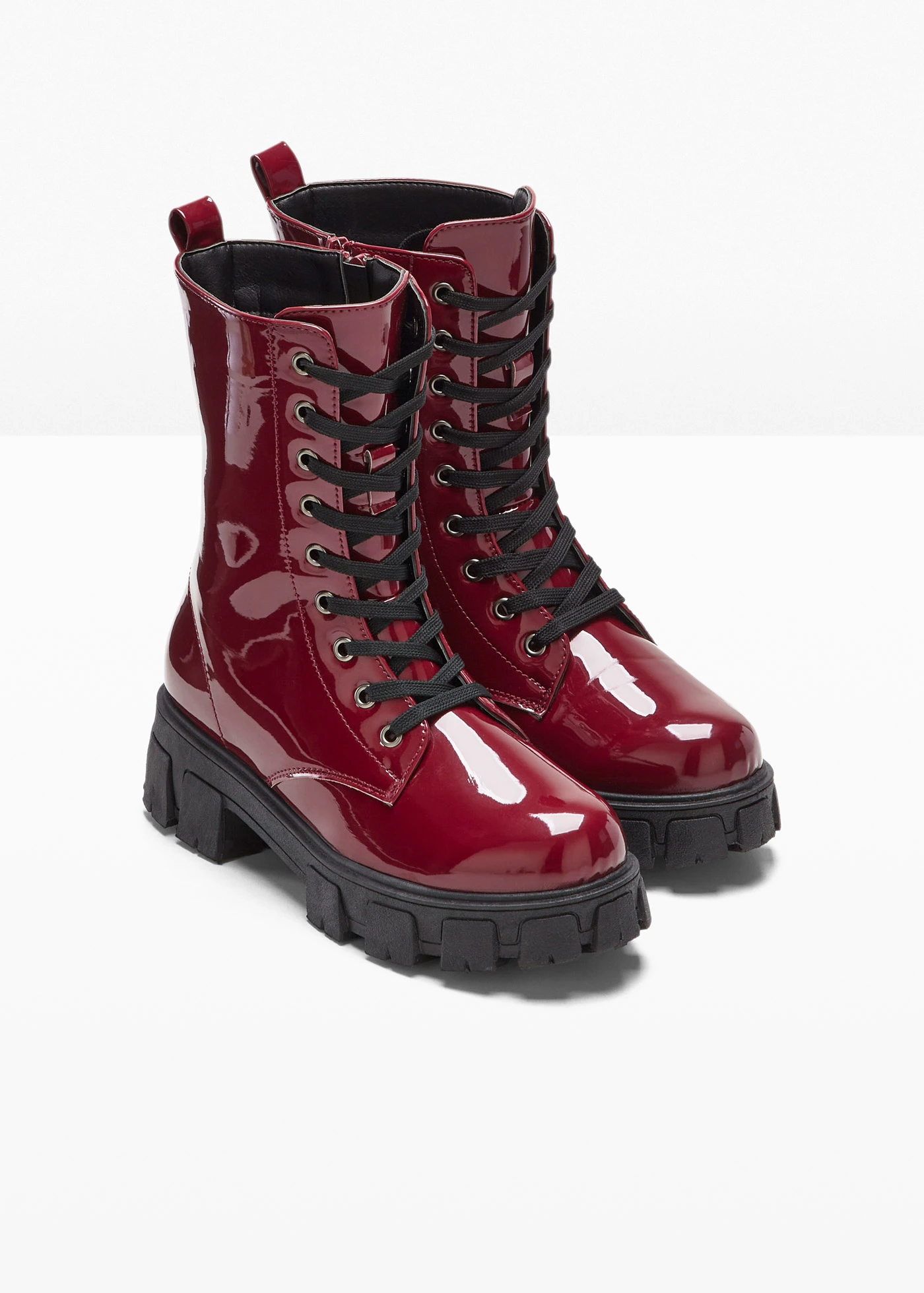 Boots à lacets vernies • rouge érable verni • Boutique bonprix