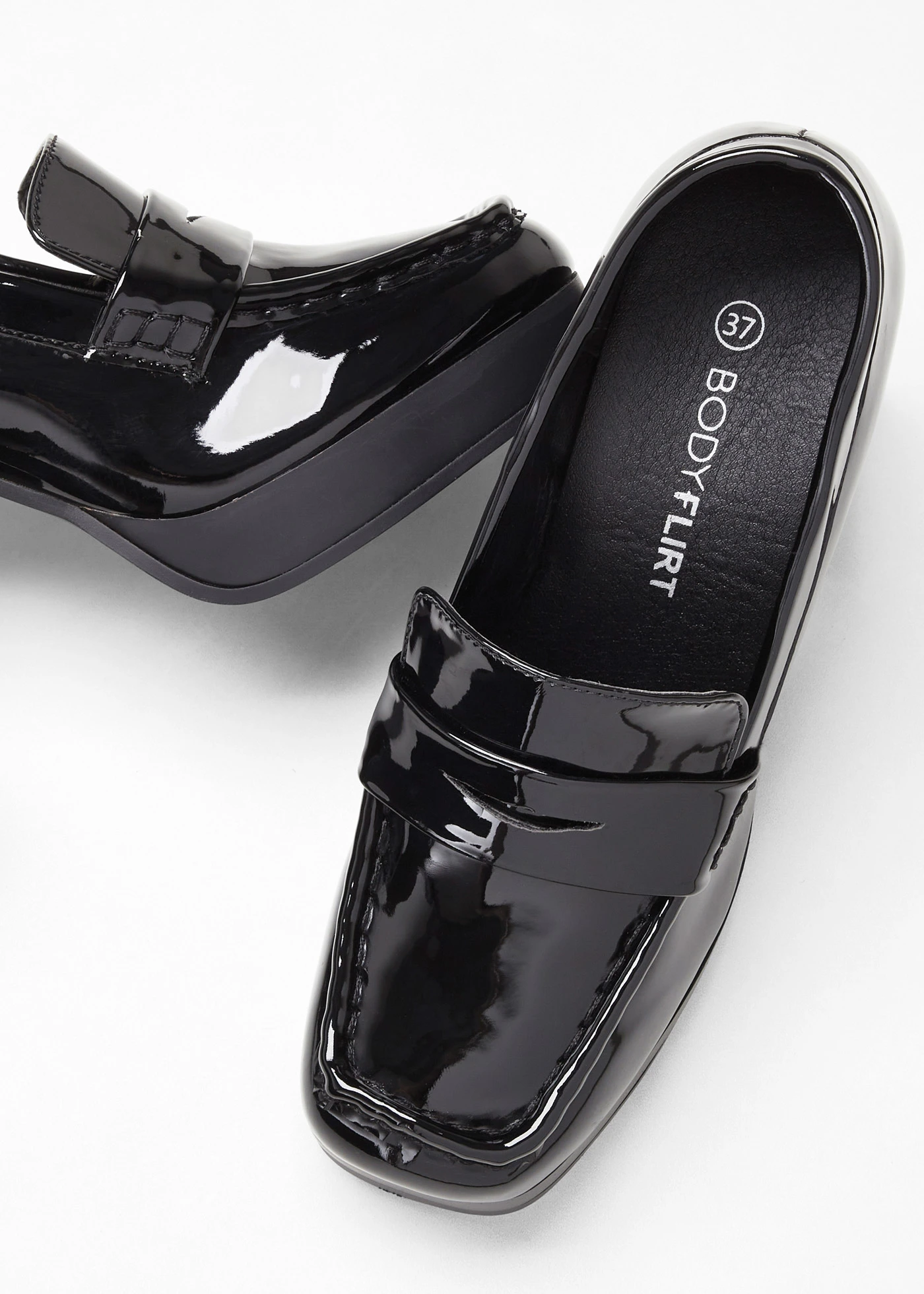 Loafer pumps • zwart lak • bonprix online shop