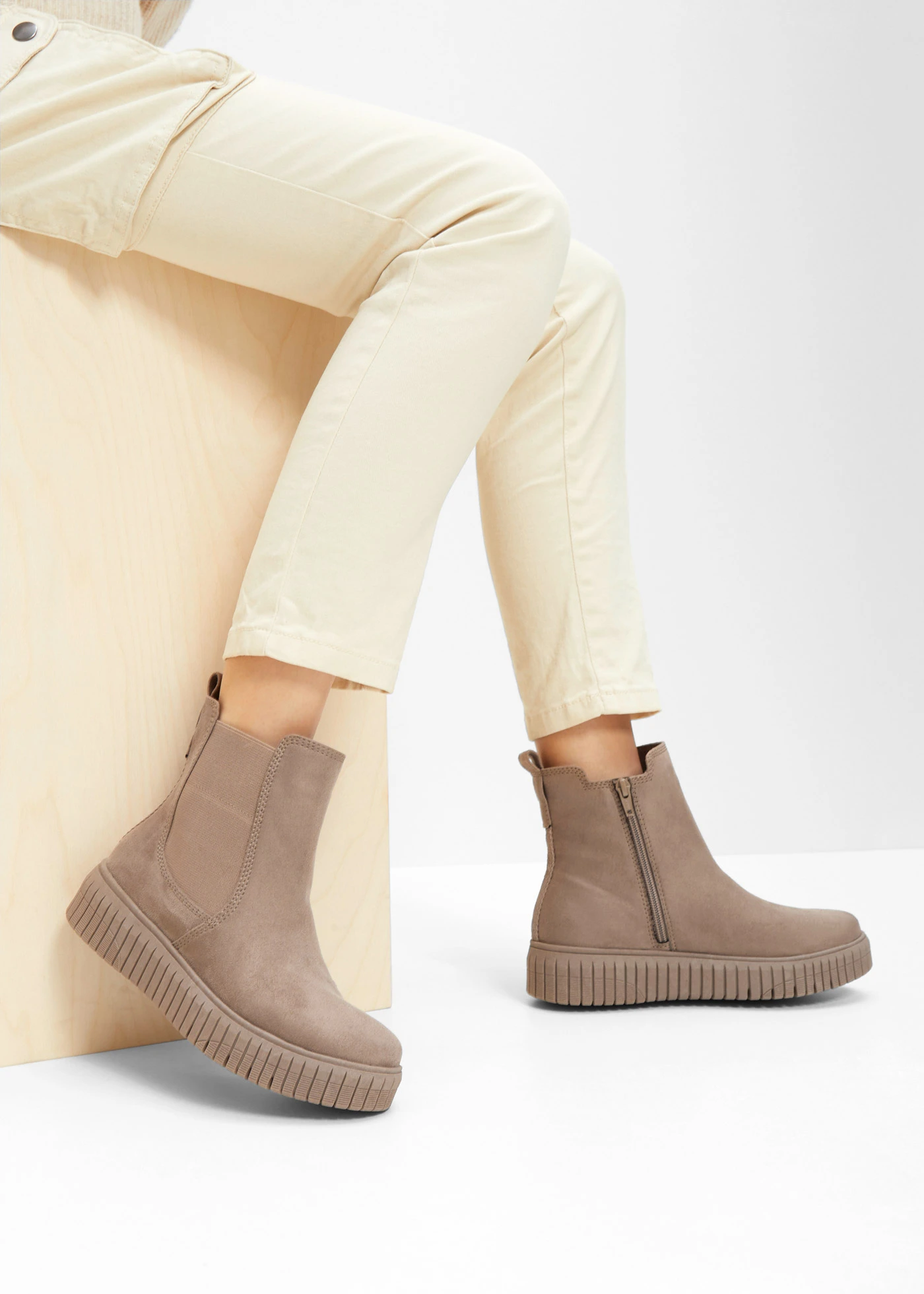 Cizme Jana chelsea • gri-bej • magazin bonprix