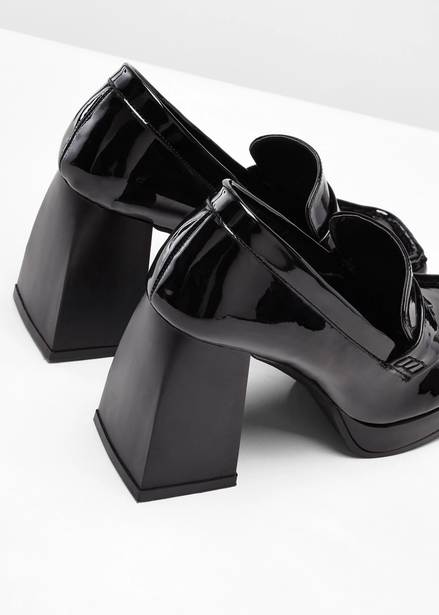 Loafer pumps • zwart lak • bonprix online shop