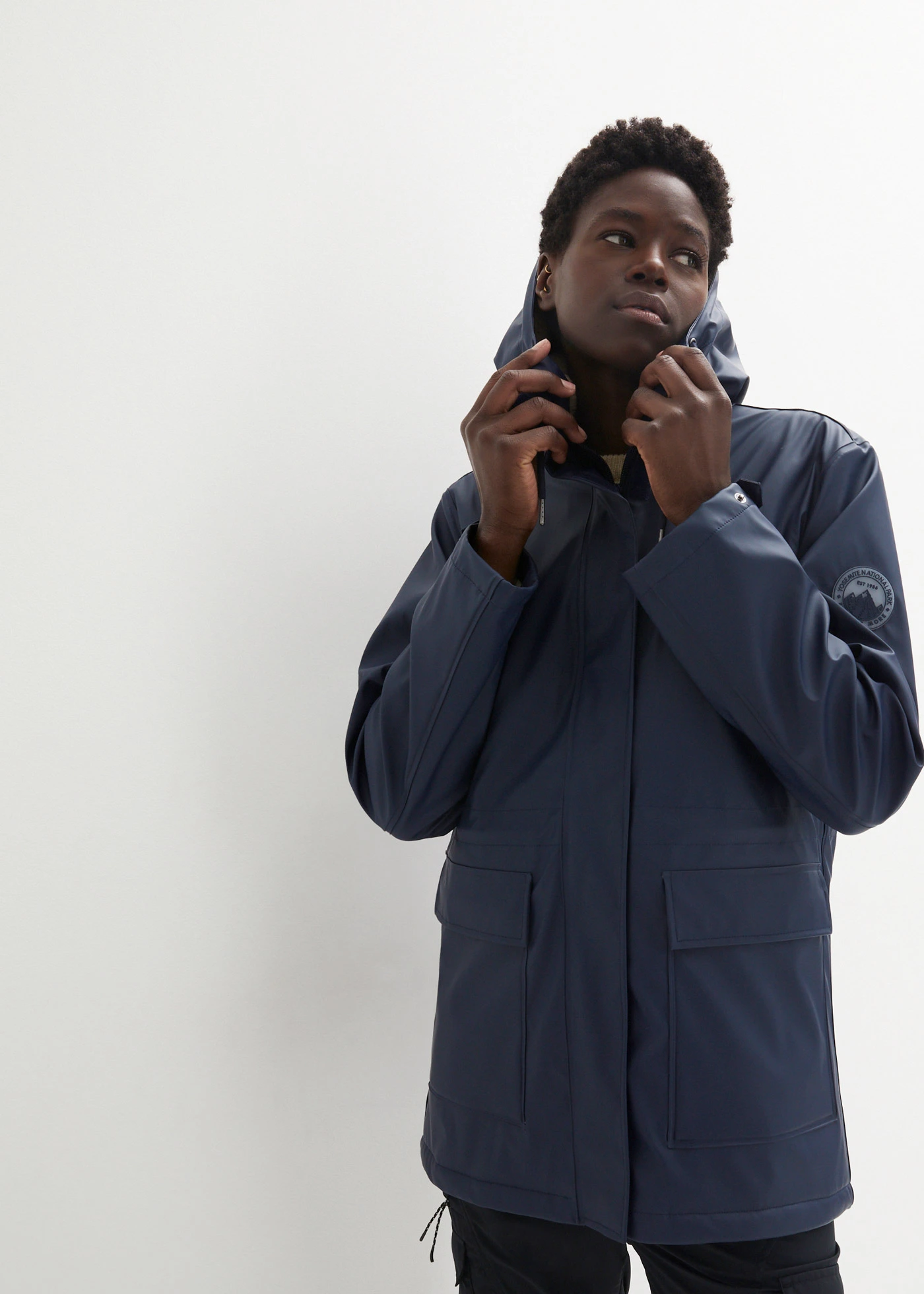 Bunda do deště s medvídkovou podšívkou, z voděodolného materiálu • tmavě modrá • bonprix obchod