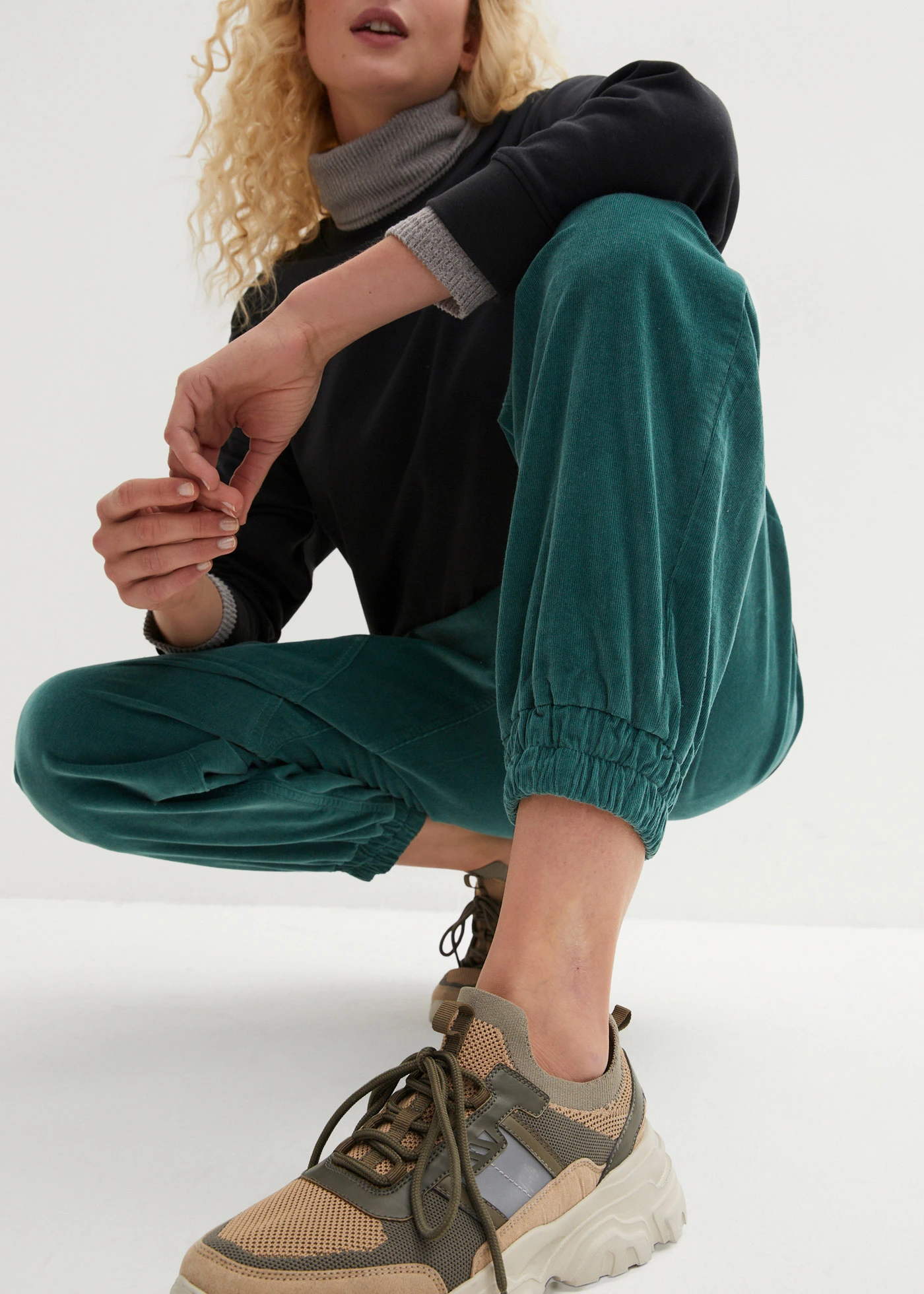 Manšestrové kalhoty z bavlněné směsi • matně zelená • bonprix obchod