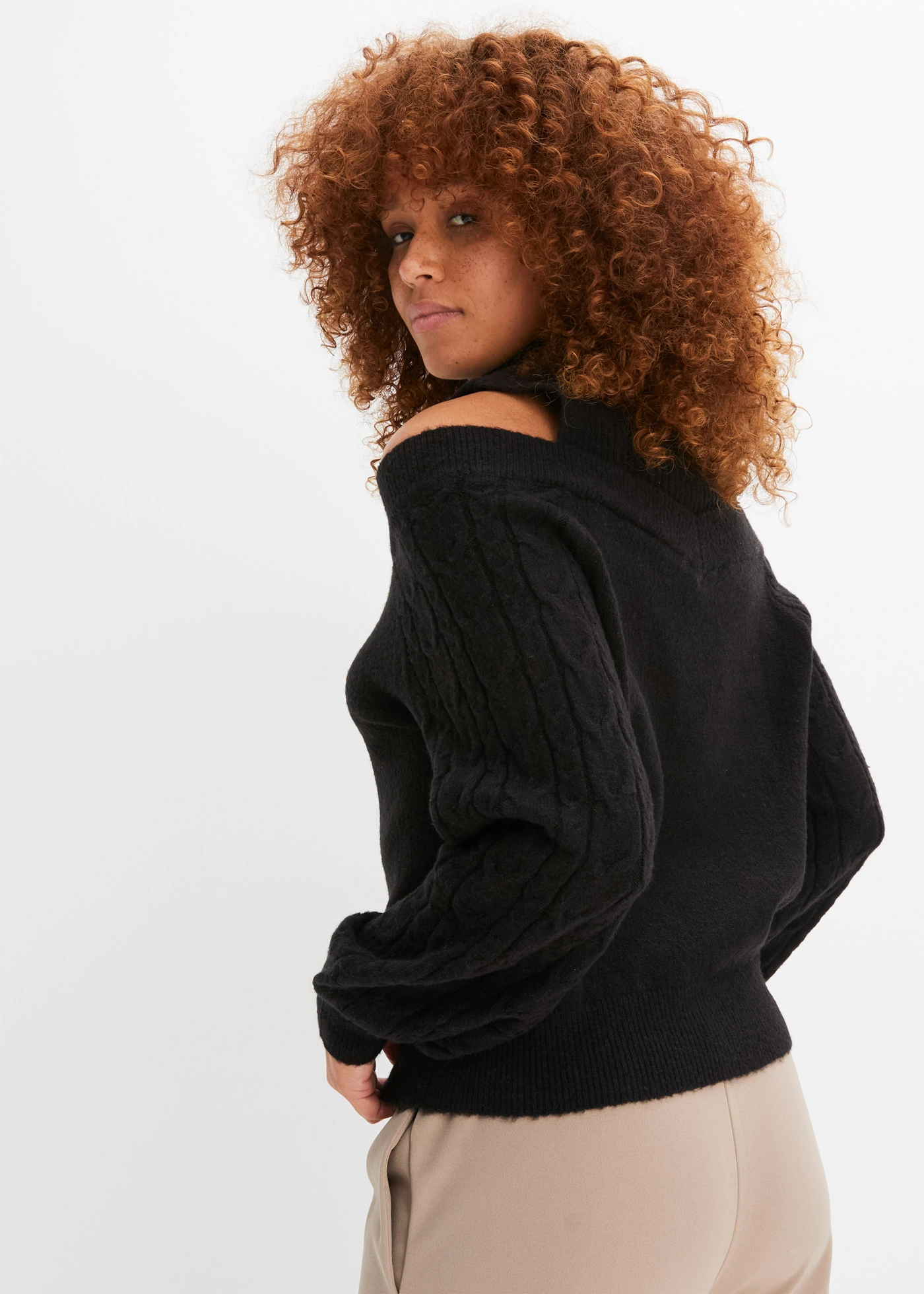 Svetr s odhalenými rameny • černá • bonprix obchod