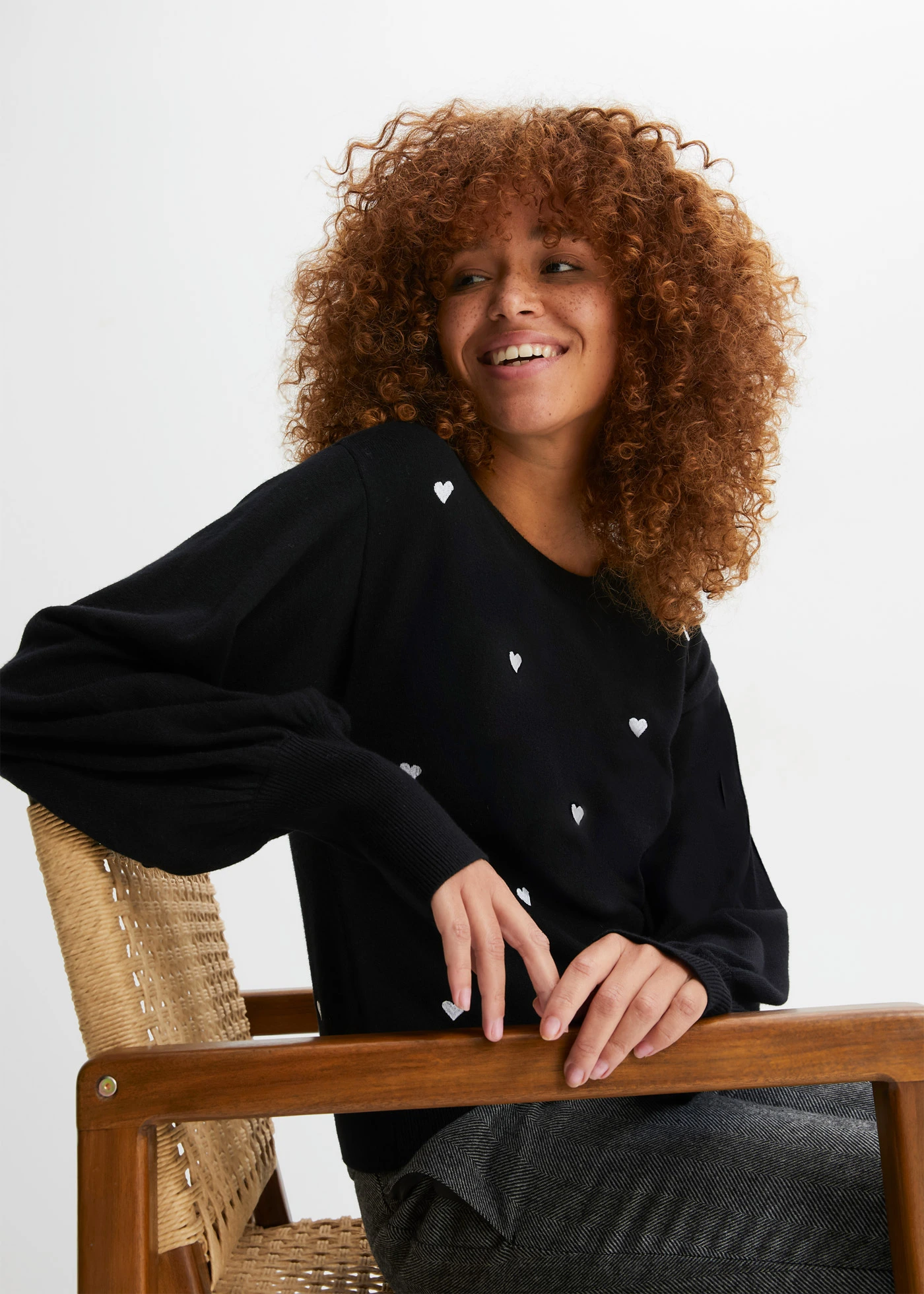 Pull en fine maille de viscose mélangée • noir • Boutique bonprix