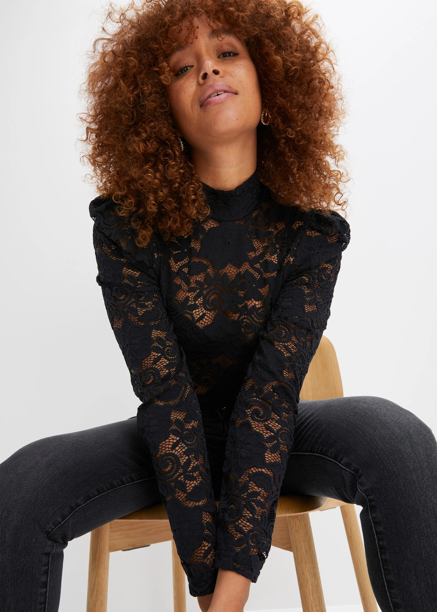 Aansluitend longsleeve met kant • zwart • bonprix online shop