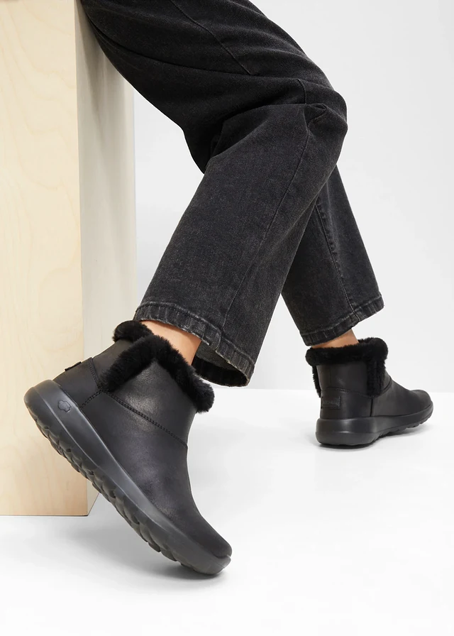 Skechers boots • zwart • product-page.page-title-suffix