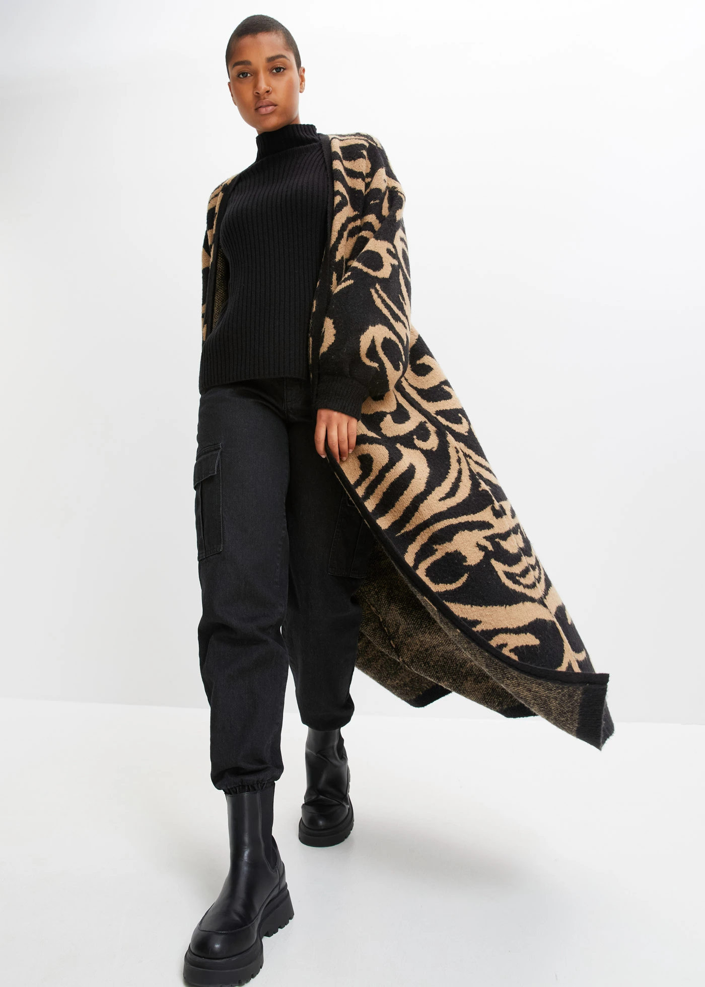 Gilet long en maille • noir/beige kaki • Boutique bonprix