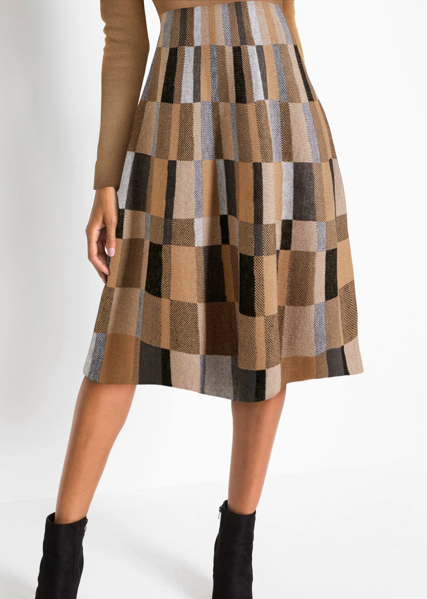 Zvonové pletené šaty ze žakáru • velbloudí-hnědá kostka • bonprix obchod