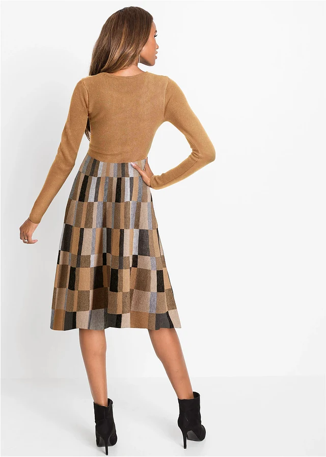 Robe évasée en maille à motif jacquard • camel/marron carreaux • product-page.page-title-suffix
