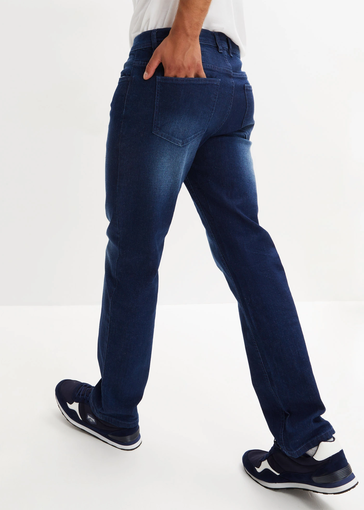 Dżinsy ze stretchem regular fit w wygodnym fasonie, straight • niebieski denim • sklep bonprix