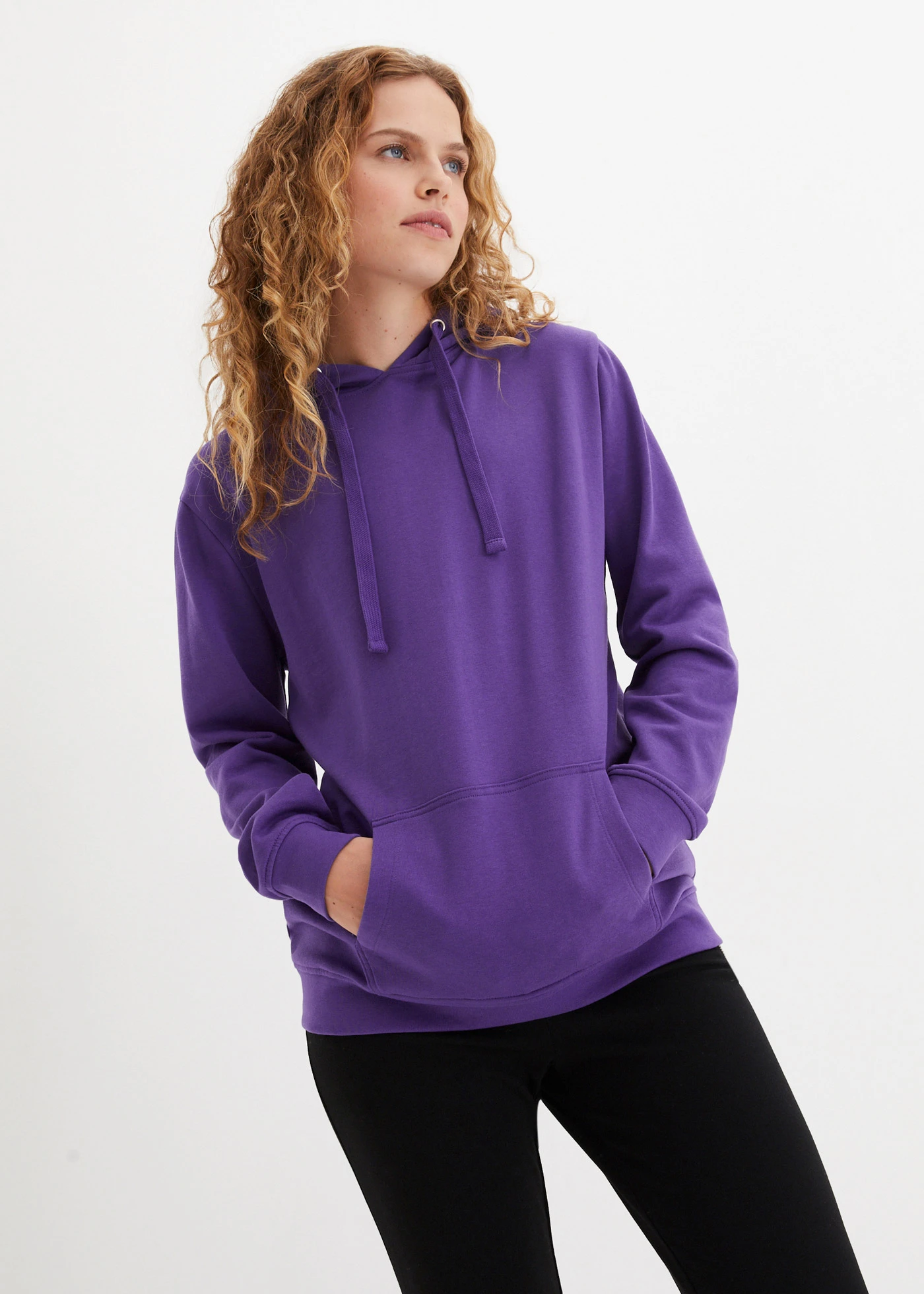 Sweat à capuche en tissu éponge doux • violet • Boutique bonprix
